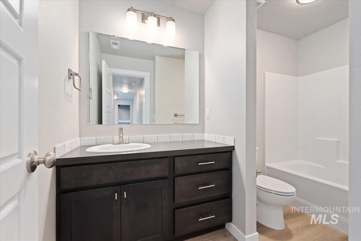 17389 N N Santimon Way, Nampa, Idaho 83687, 4 Bedrooms, 2.5 Bathrooms, Residential For Sale, Price $490,000,MLS 98983305