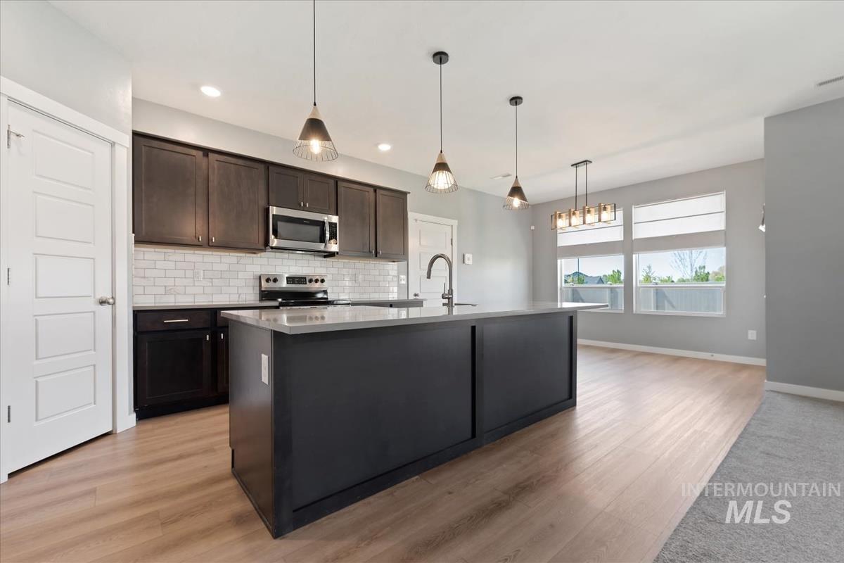 17389 N N Santimon Way, Nampa, Idaho 83687, 4 Bedrooms, 2.5 Bathrooms, Residential For Sale, Price $490,000,MLS 98983305