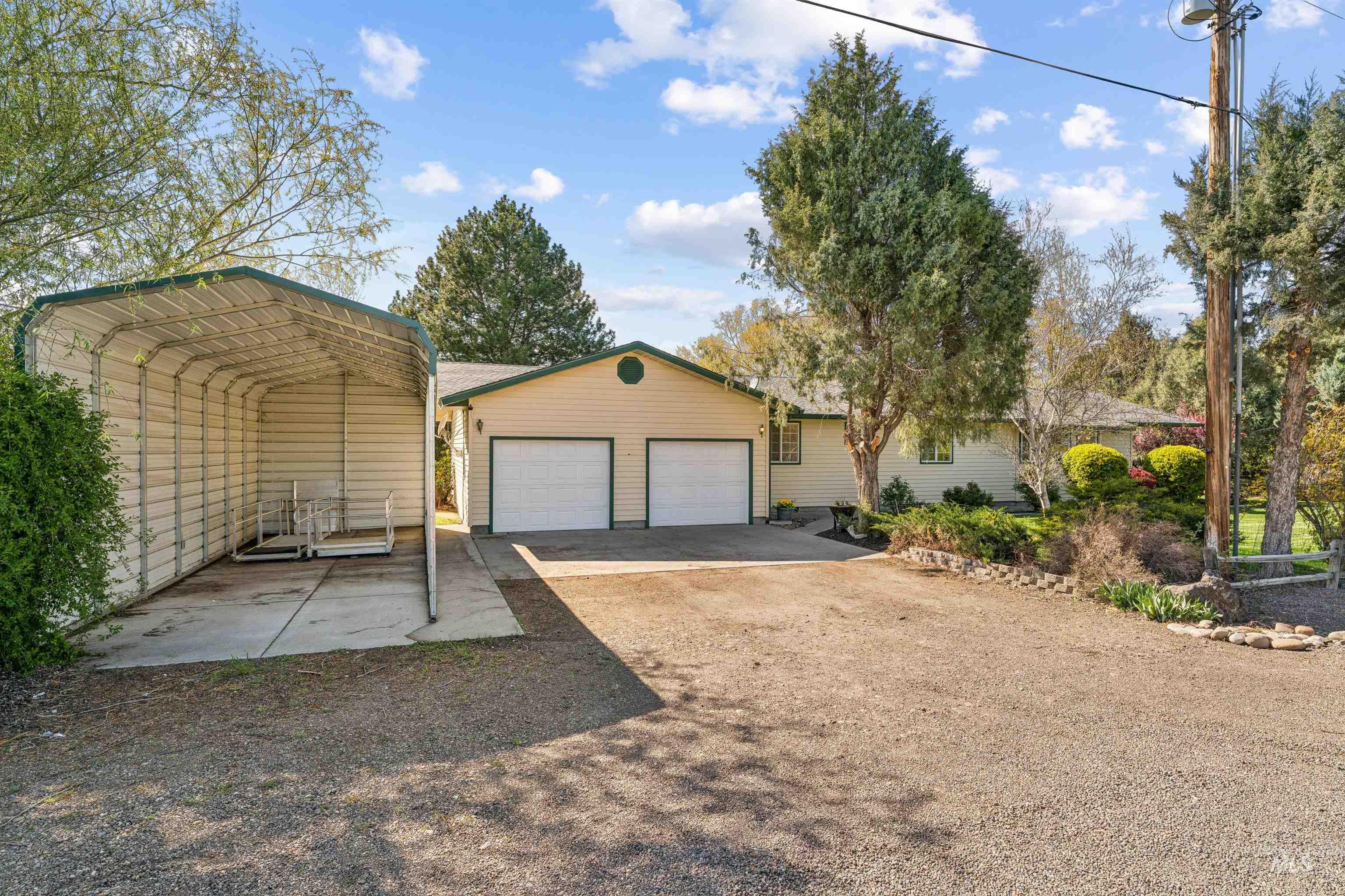 2931 NE Vista Way, Mountain Home, Idaho 83647, 3 Bedrooms, 2 Bathrooms, Residential For Sale, Price $449,000,MLS 98983306