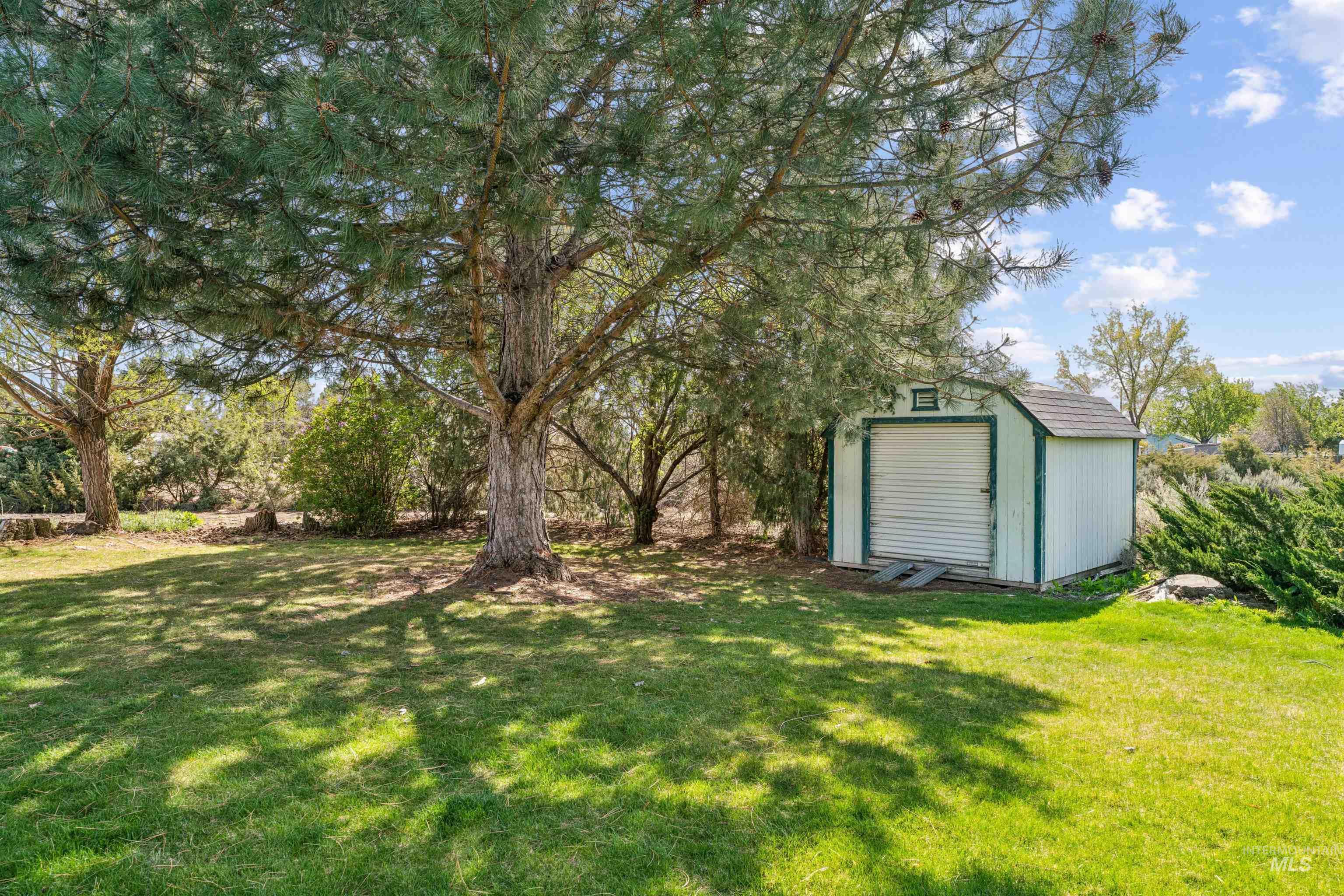 2931 NE Vista Way, Mountain Home, Idaho 83647, 3 Bedrooms, 2 Bathrooms, Residential For Sale, Price $449,000,MLS 98983306