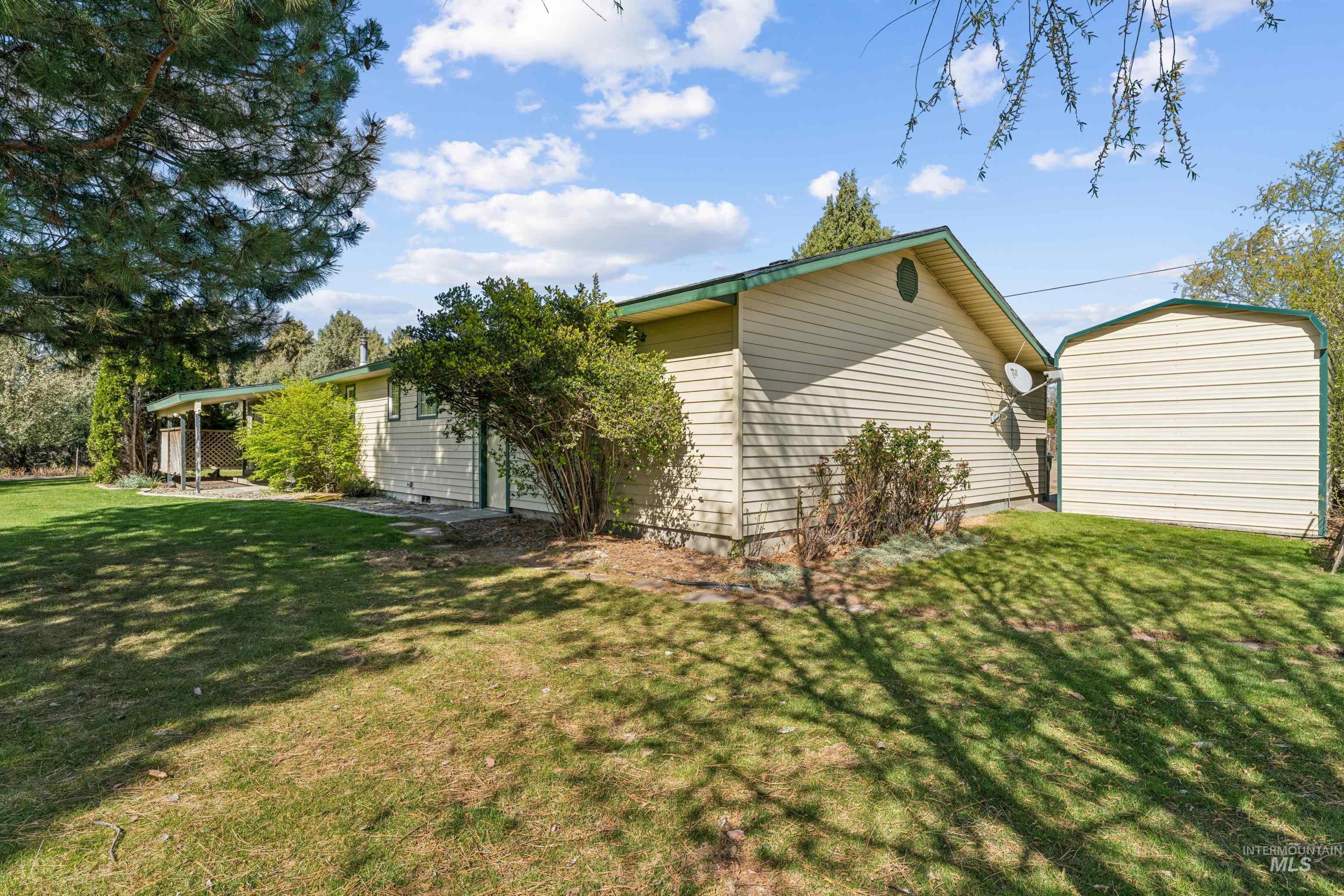 2931 NE Vista Way, Mountain Home, Idaho 83647, 3 Bedrooms, 2 Bathrooms, Residential For Sale, Price $449,000,MLS 98983306