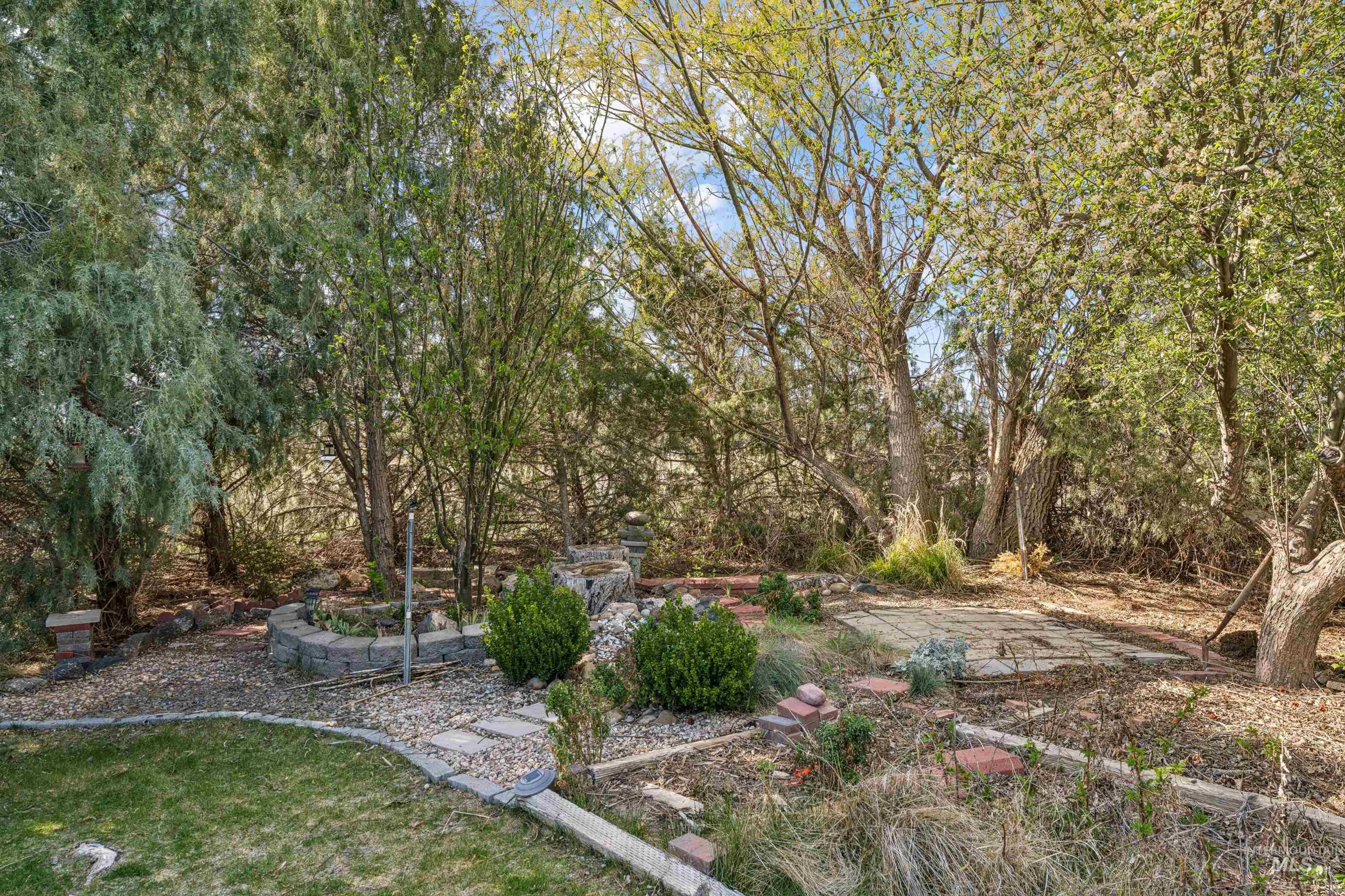 2931 NE Vista Way, Mountain Home, Idaho 83647, 3 Bedrooms, 2 Bathrooms, Residential For Sale, Price $449,000,MLS 98983306