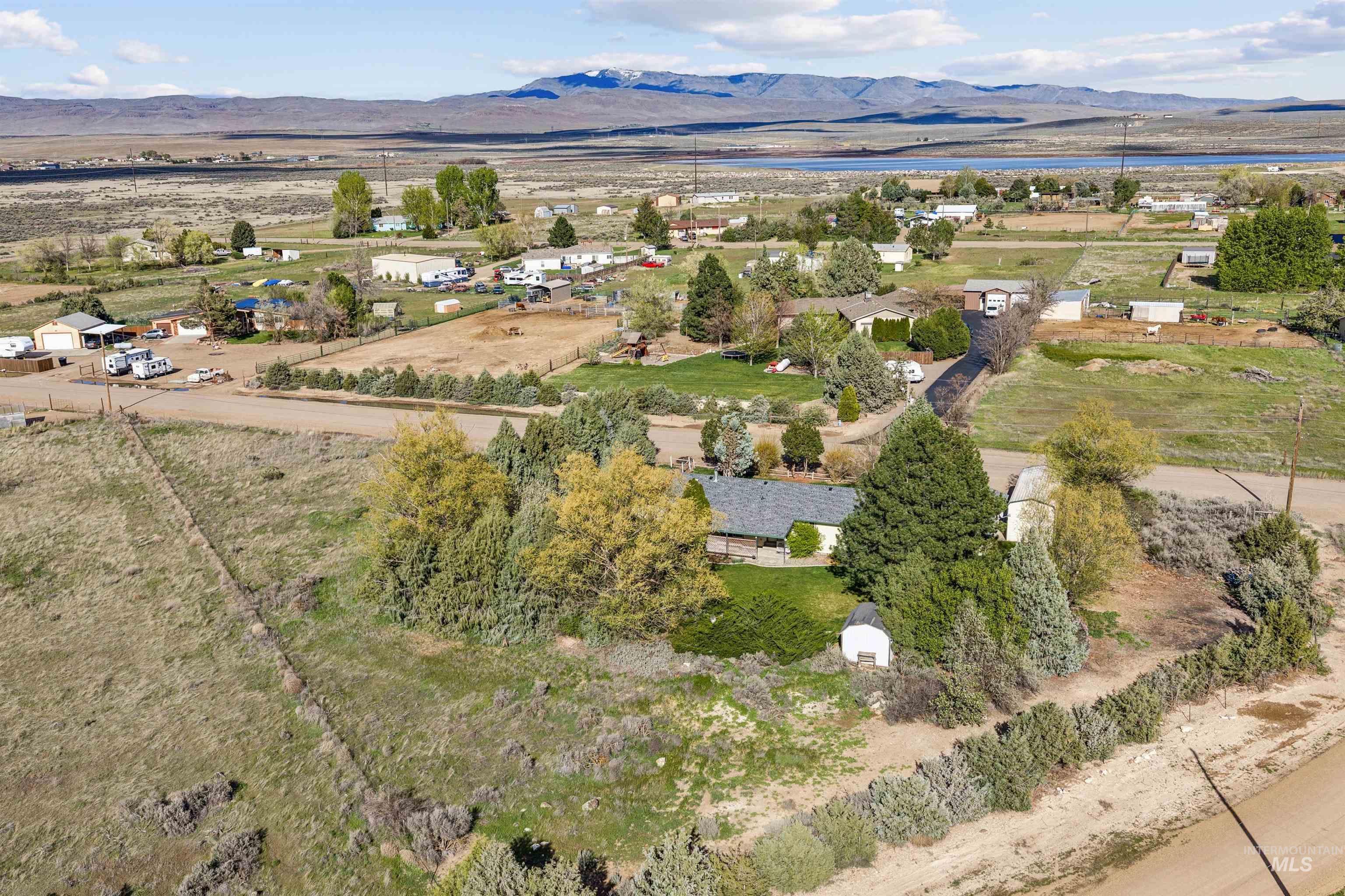 2931 NE Vista Way, Mountain Home, Idaho 83647, 3 Bedrooms, 2 Bathrooms, Residential For Sale, Price $449,000,MLS 98983306