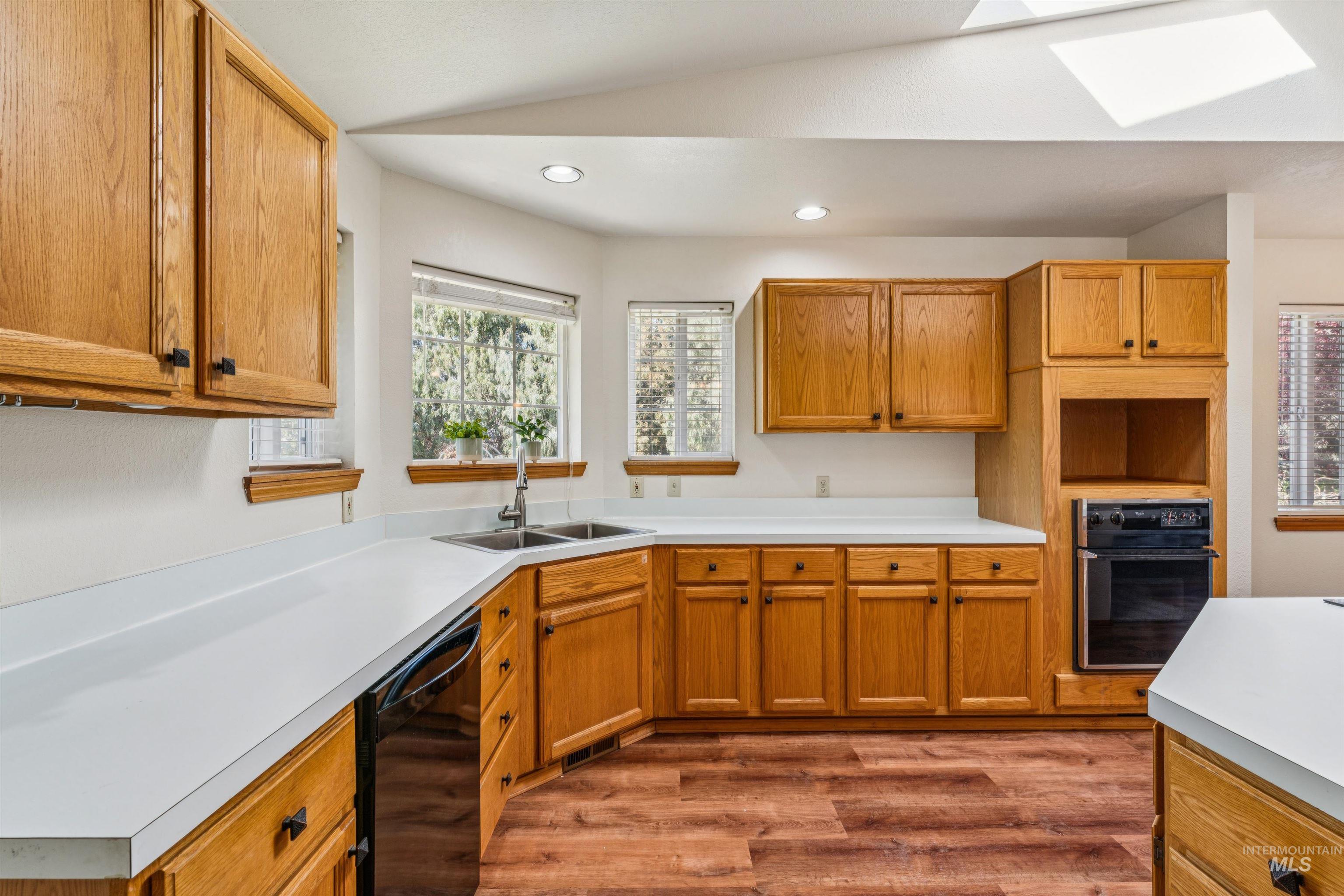 2931 NE Vista Way, Mountain Home, Idaho 83647, 3 Bedrooms, 2 Bathrooms, Residential For Sale, Price $449,000,MLS 98983306