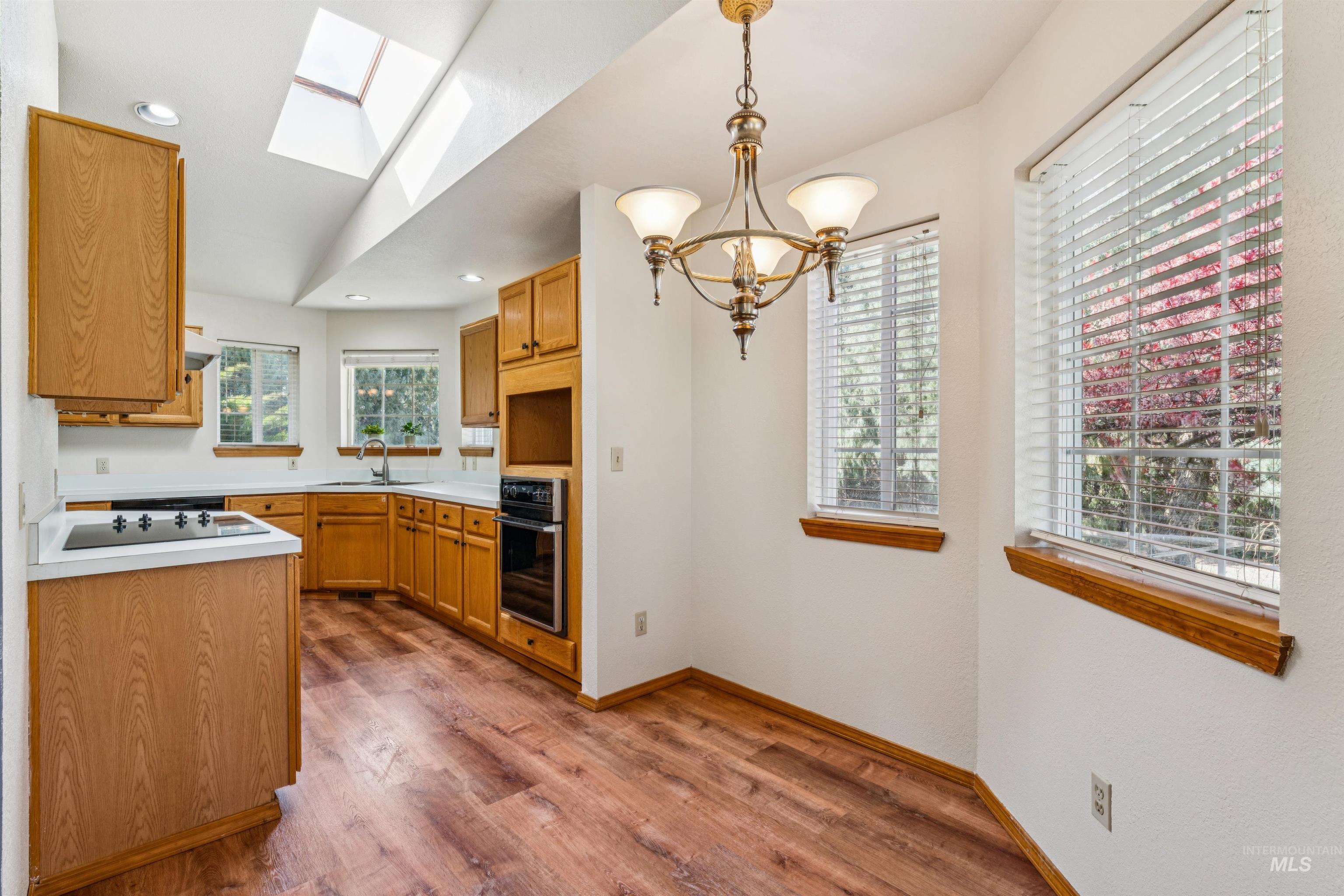 2931 NE Vista Way, Mountain Home, Idaho 83647, 3 Bedrooms, 2 Bathrooms, Residential For Sale, Price $449,000,MLS 98983306