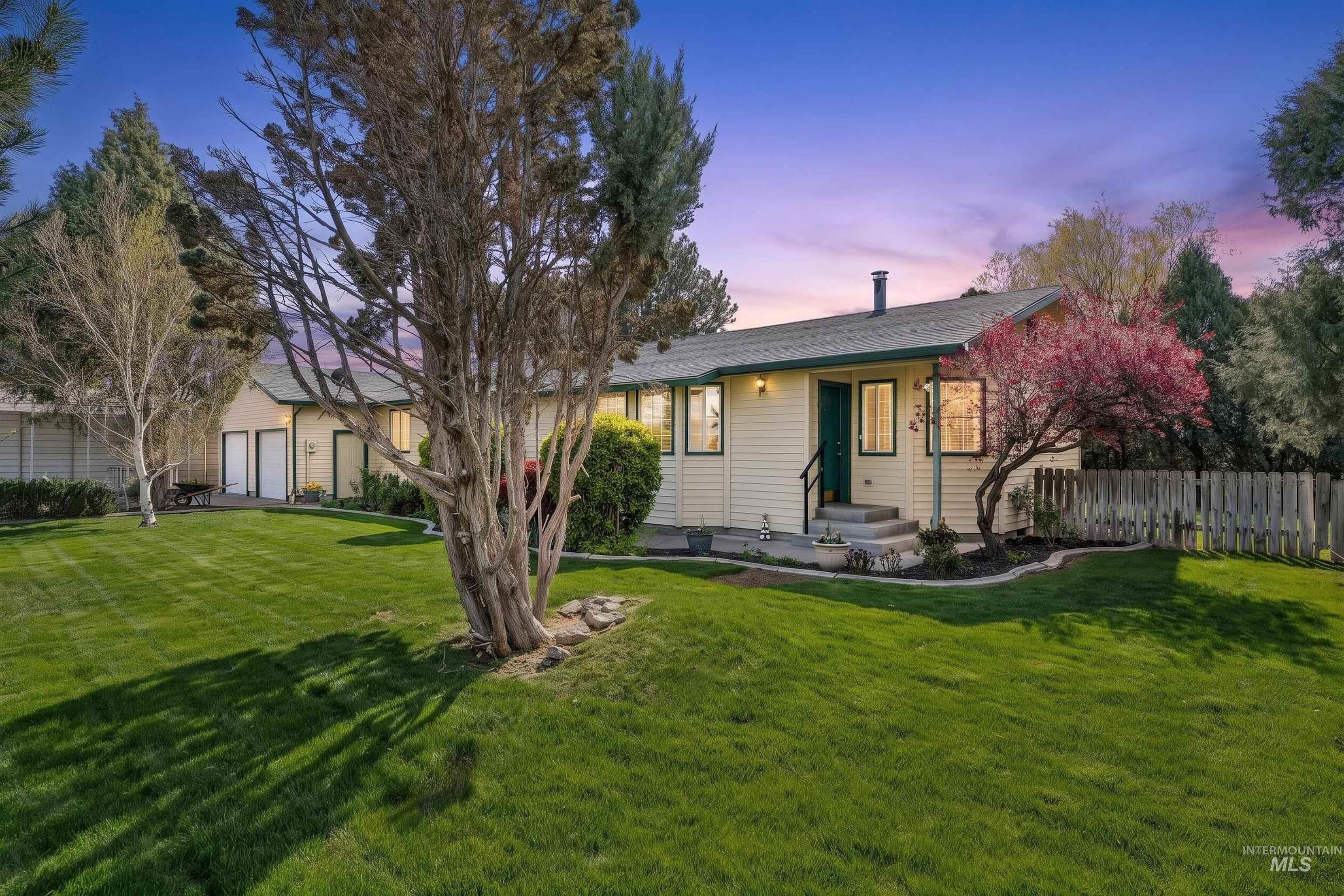 2931 NE Vista Way, Mountain Home, Idaho 83647, 3 Bedrooms, 2 Bathrooms, Residential For Sale, Price $449,000,MLS 98983306