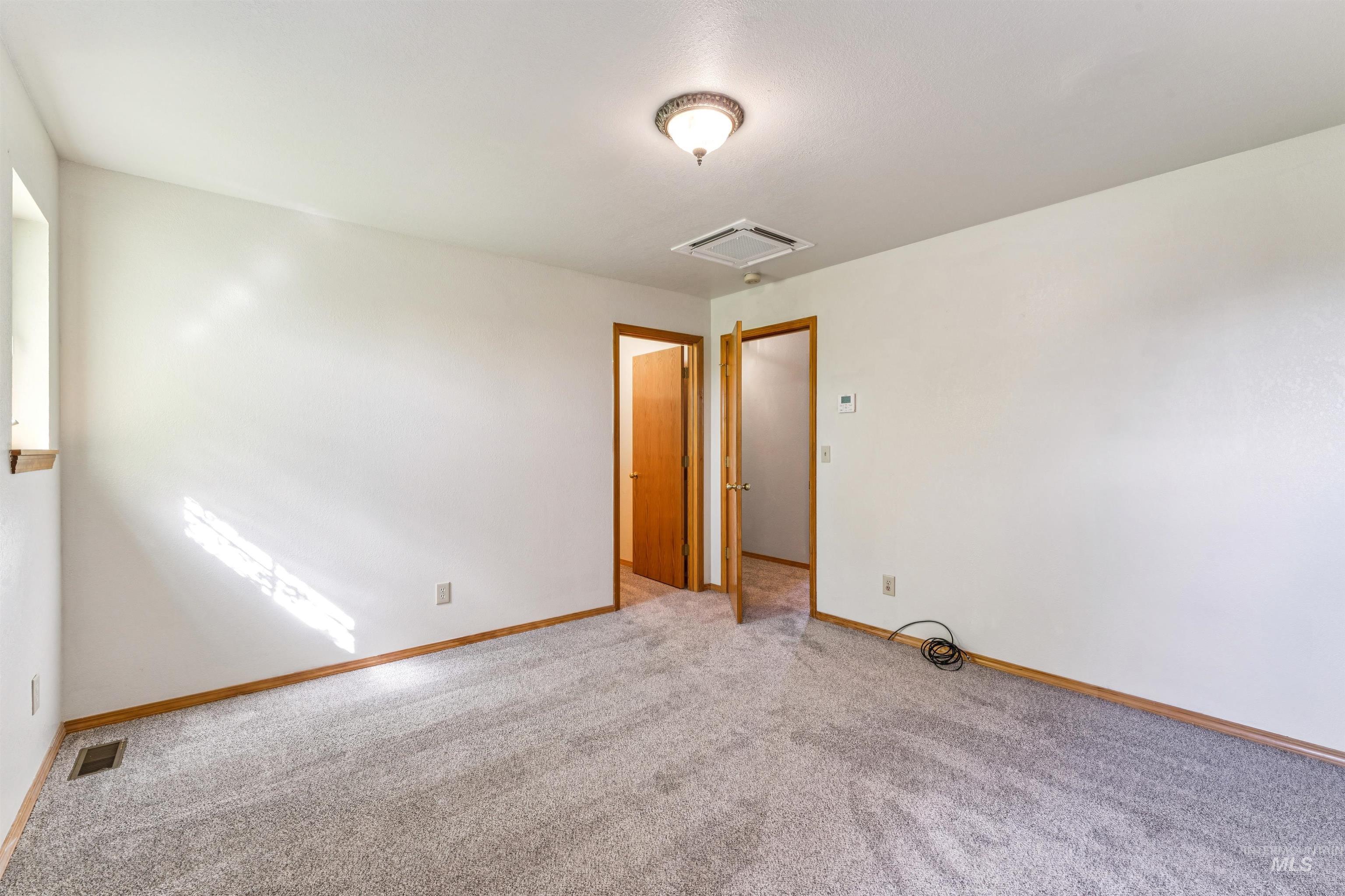 2931 NE Vista Way, Mountain Home, Idaho 83647, 3 Bedrooms, 2 Bathrooms, Residential For Sale, Price $449,000,MLS 98983306