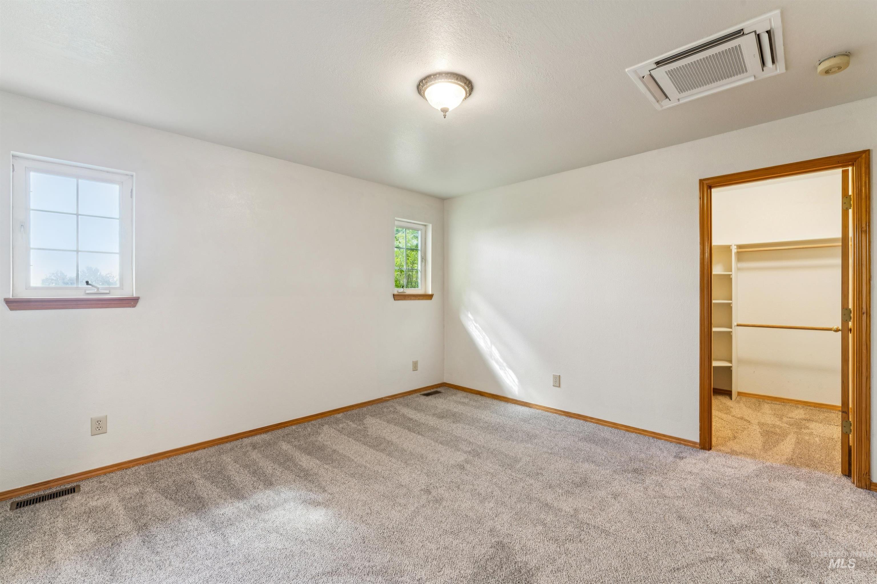 2931 NE Vista Way, Mountain Home, Idaho 83647, 3 Bedrooms, 2 Bathrooms, Residential For Sale, Price $449,000,MLS 98983306