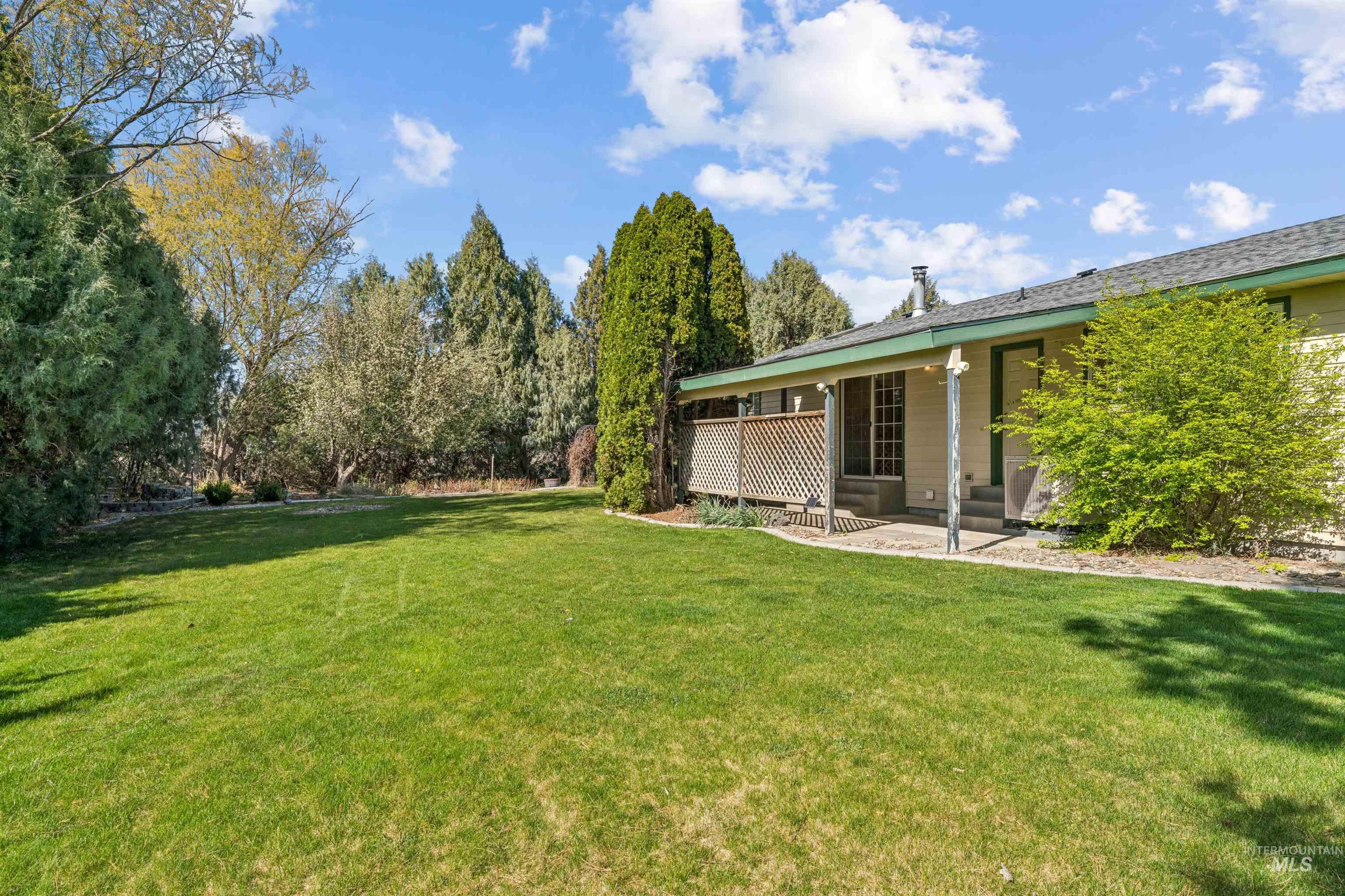 2931 NE Vista Way, Mountain Home, Idaho 83647, 3 Bedrooms, 2 Bathrooms, Residential For Sale, Price $449,000,MLS 98983306