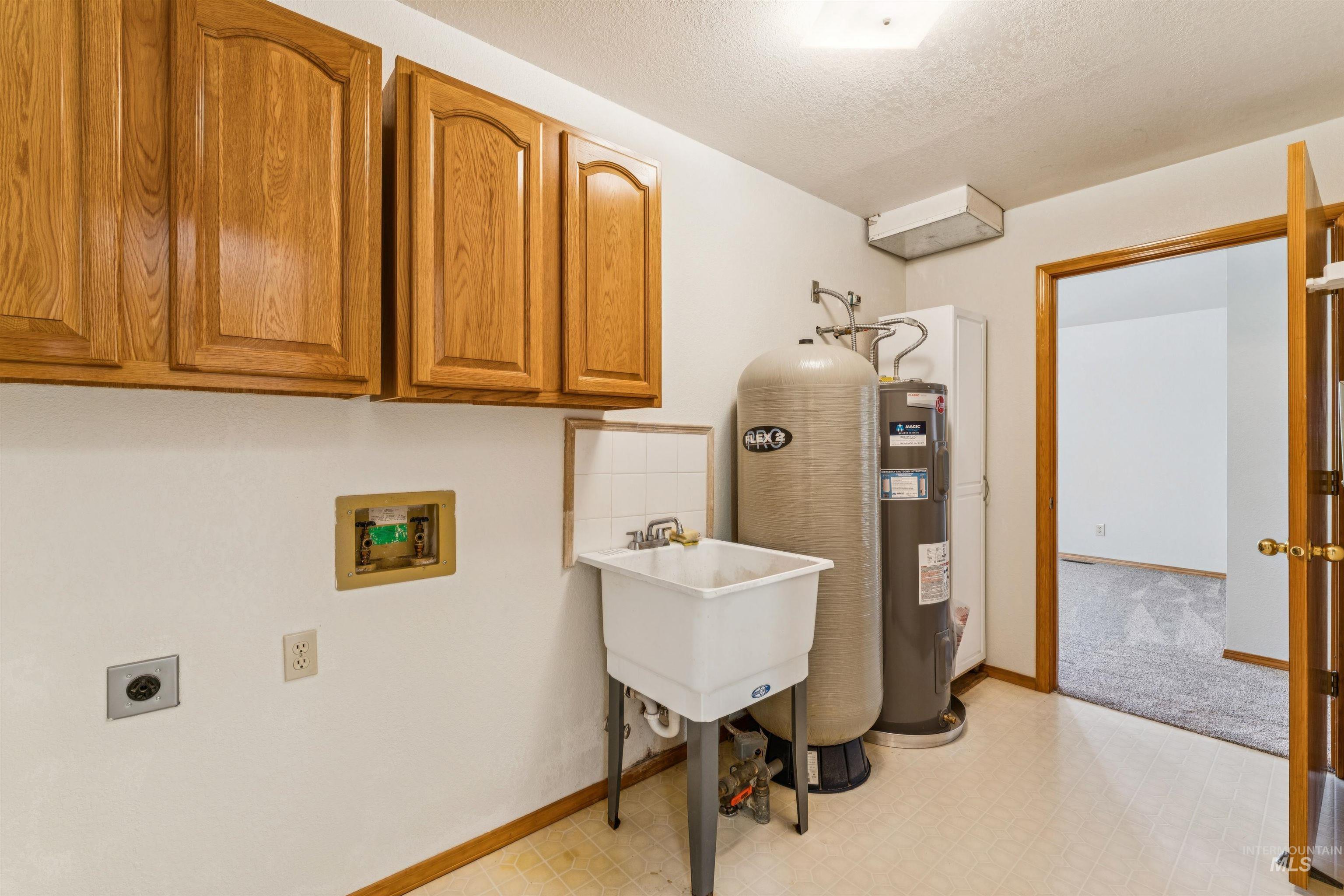 2931 NE Vista Way, Mountain Home, Idaho 83647, 3 Bedrooms, 2 Bathrooms, Residential For Sale, Price $449,000,MLS 98983306