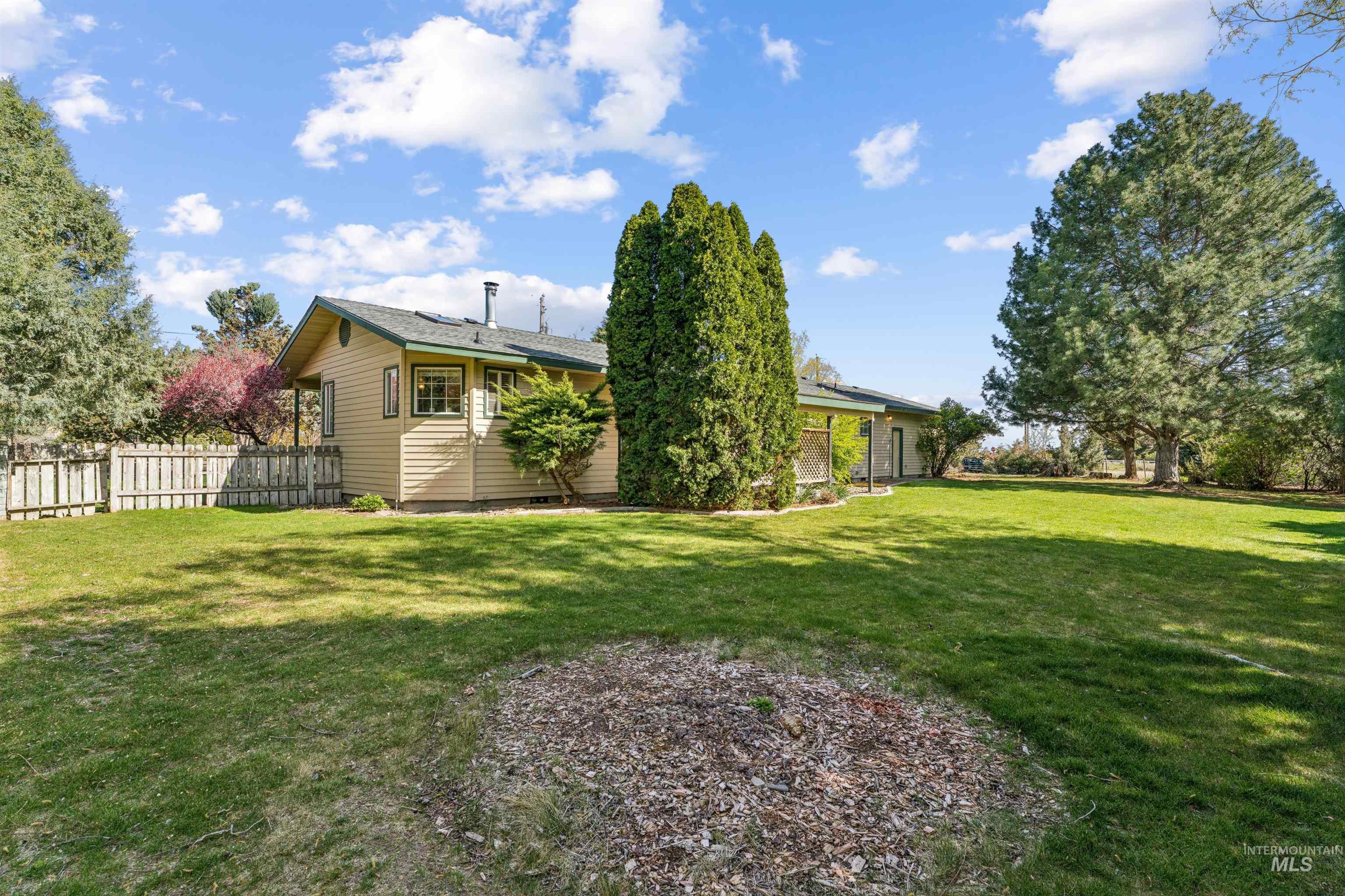 2931 NE Vista Way, Mountain Home, Idaho 83647, 3 Bedrooms, 2 Bathrooms, Residential For Sale, Price $449,000,MLS 98983306