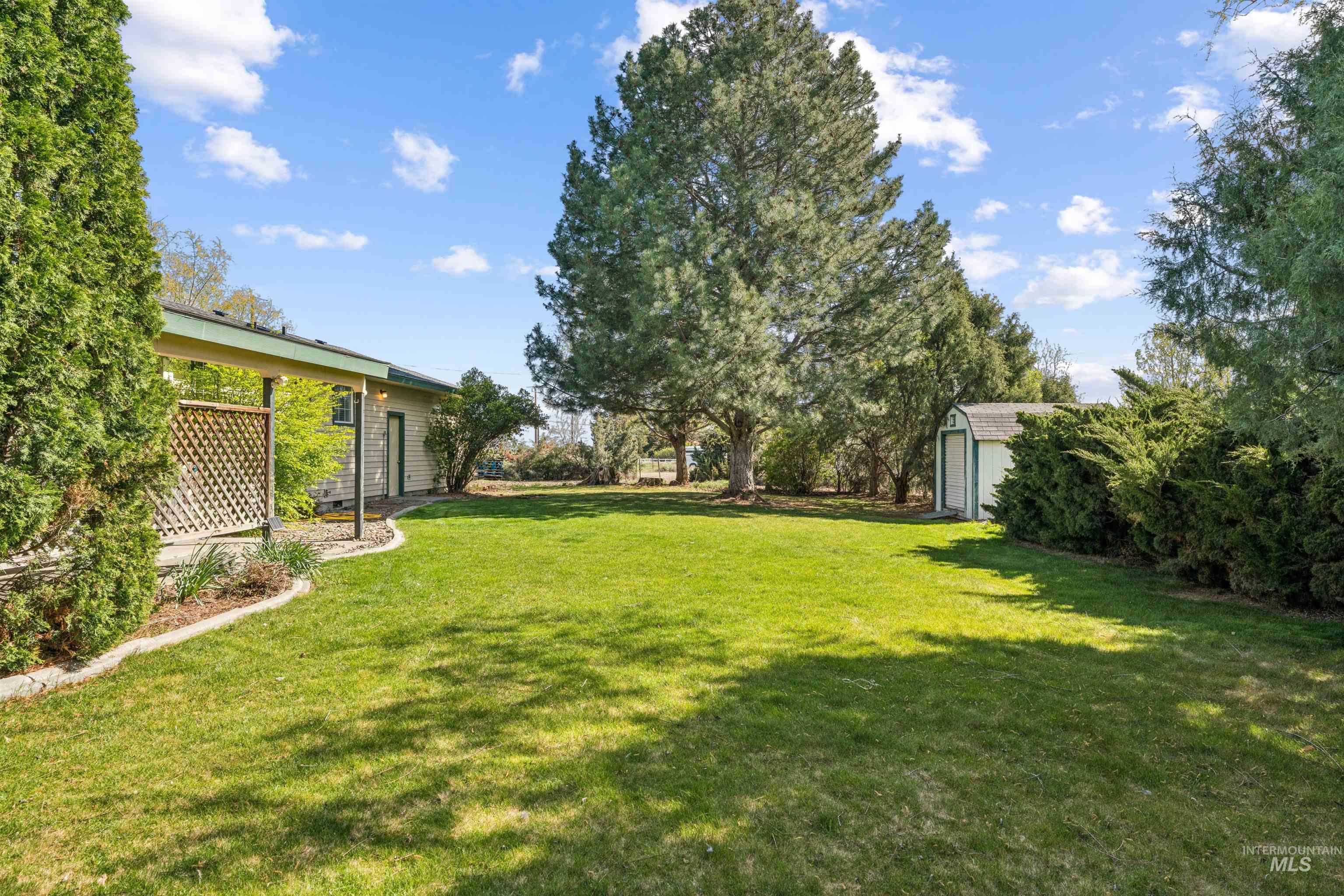 2931 NE Vista Way, Mountain Home, Idaho 83647, 3 Bedrooms, 2 Bathrooms, Residential For Sale, Price $449,000,MLS 98983306