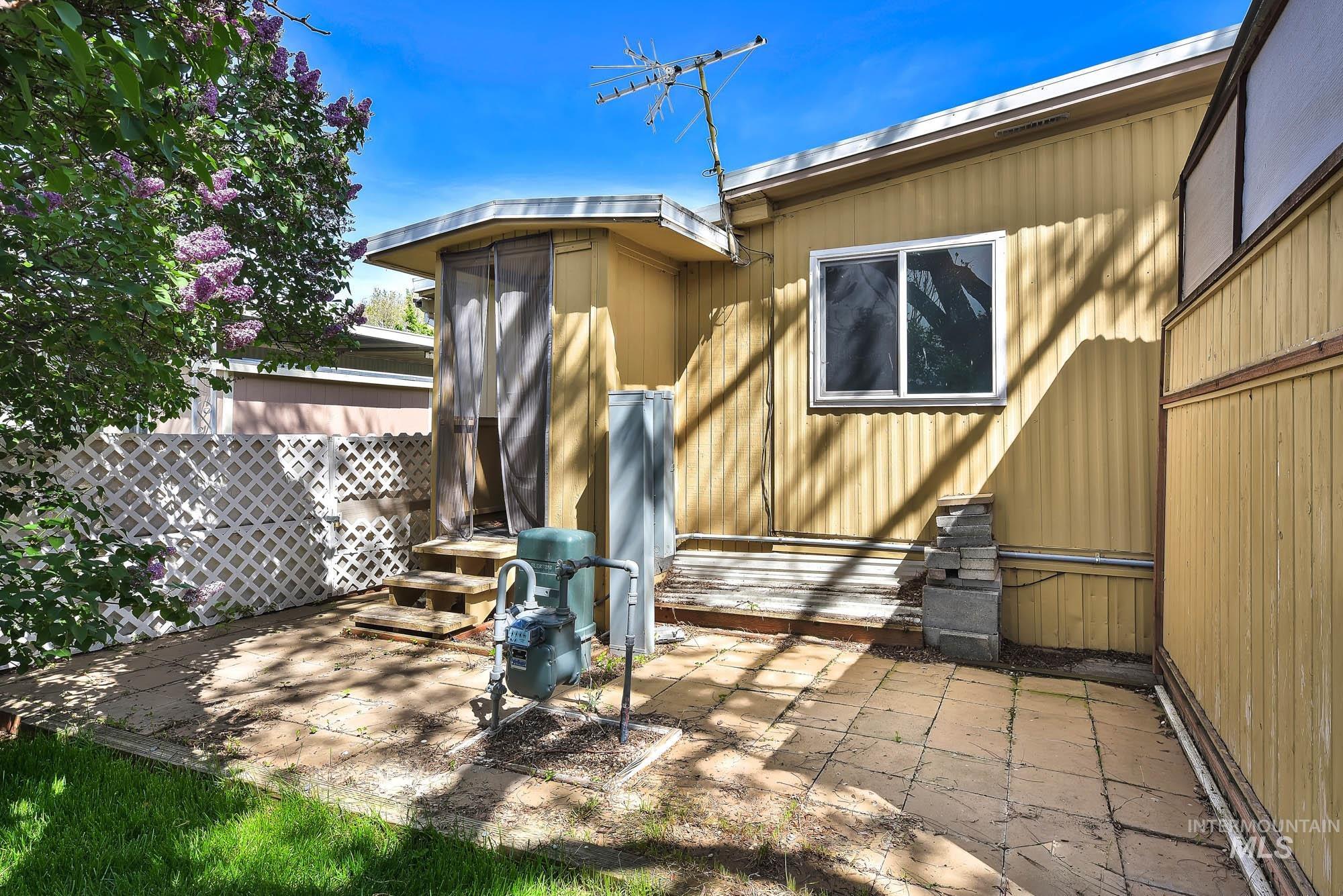 1715 W Flamingo Ave, Nampa, Idaho 83651, 2 Bedrooms, 2 Bathrooms, Residential For Sale, Price $75,000,MLS 98983307