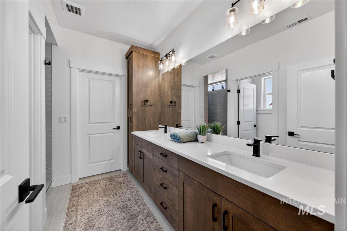 12195 Red Shouldered Hawk, Nampa, Idaho 83686, 3 Bedrooms, 2 Bathrooms, Residential For Sale, Price $549,500,MLS 98983308