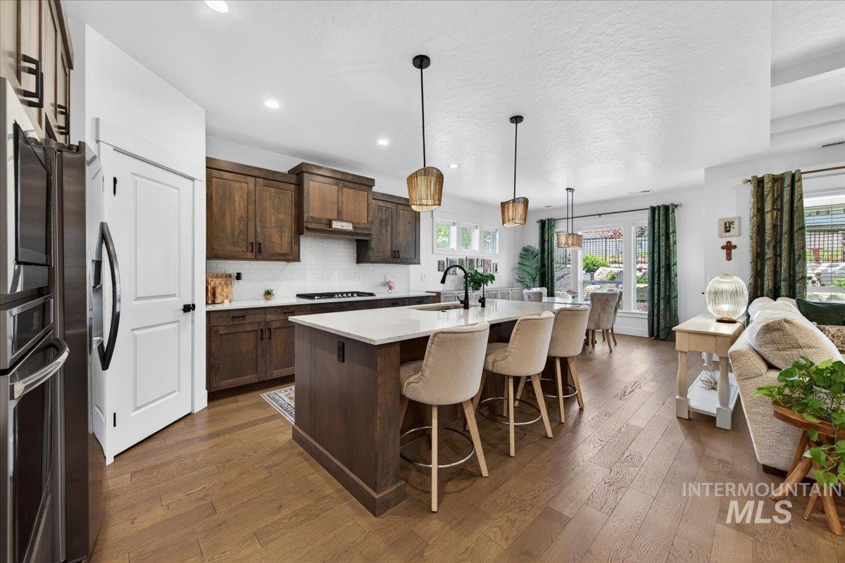 12195 Red Shouldered Hawk, Nampa, Idaho 83686, 3 Bedrooms, 2 Bathrooms, Residential For Sale, Price $549,500,MLS 98983308