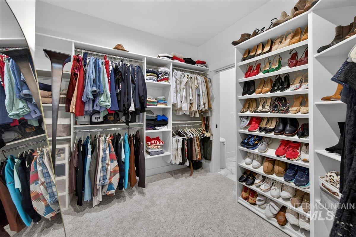 12195 Red Shouldered Hawk, Nampa, Idaho 83686, 3 Bedrooms, 2 Bathrooms, Residential For Sale, Price $549,500,MLS 98983308