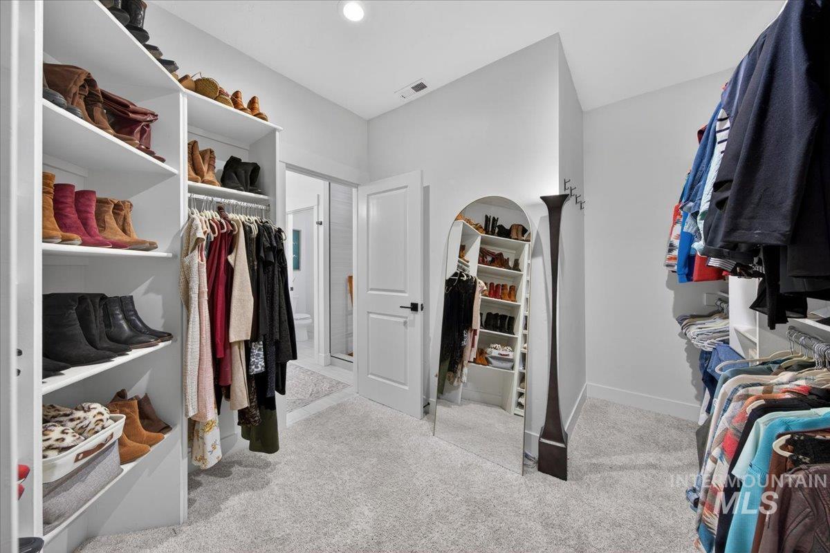 12195 Red Shouldered Hawk, Nampa, Idaho 83686, 3 Bedrooms, 2 Bathrooms, Residential For Sale, Price $549,500,MLS 98983308