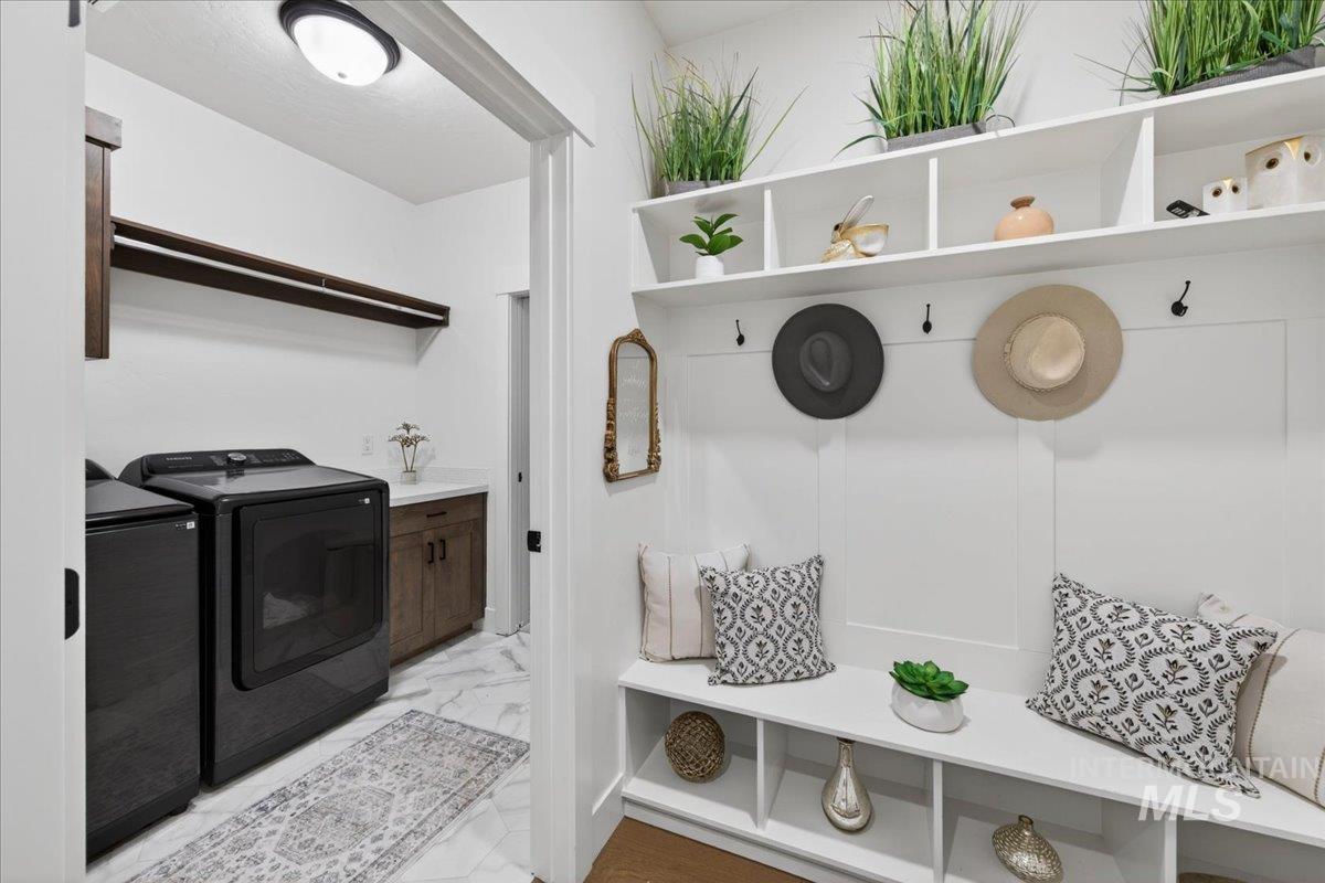 12195 Red Shouldered Hawk, Nampa, Idaho 83686, 3 Bedrooms, 2 Bathrooms, Residential For Sale, Price $549,500,MLS 98983308