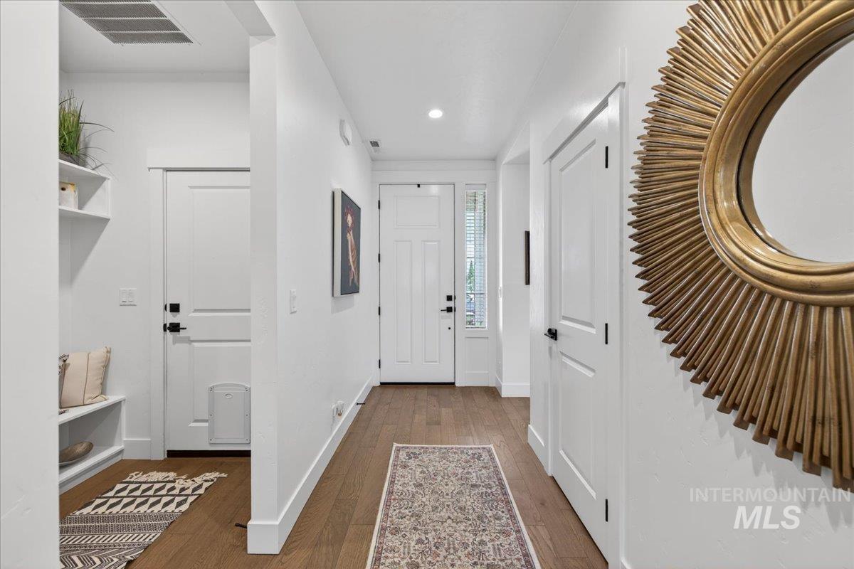 12195 Red Shouldered Hawk, Nampa, Idaho 83686, 3 Bedrooms, 2 Bathrooms, Residential For Sale, Price $549,500,MLS 98983308