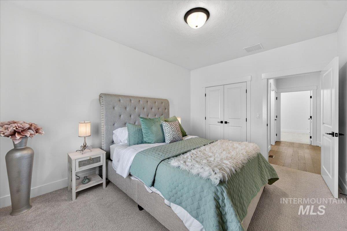 12195 Red Shouldered Hawk, Nampa, Idaho 83686, 3 Bedrooms, 2 Bathrooms, Residential For Sale, Price $549,500,MLS 98983308