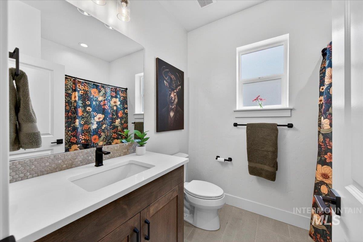 12195 Red Shouldered Hawk, Nampa, Idaho 83686, 3 Bedrooms, 2 Bathrooms, Residential For Sale, Price $549,500,MLS 98983308