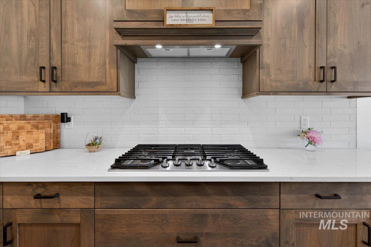 12195 Red Shouldered Hawk, Nampa, Idaho 83686, 3 Bedrooms, 2 Bathrooms, Residential For Sale, Price $549,500,MLS 98983308