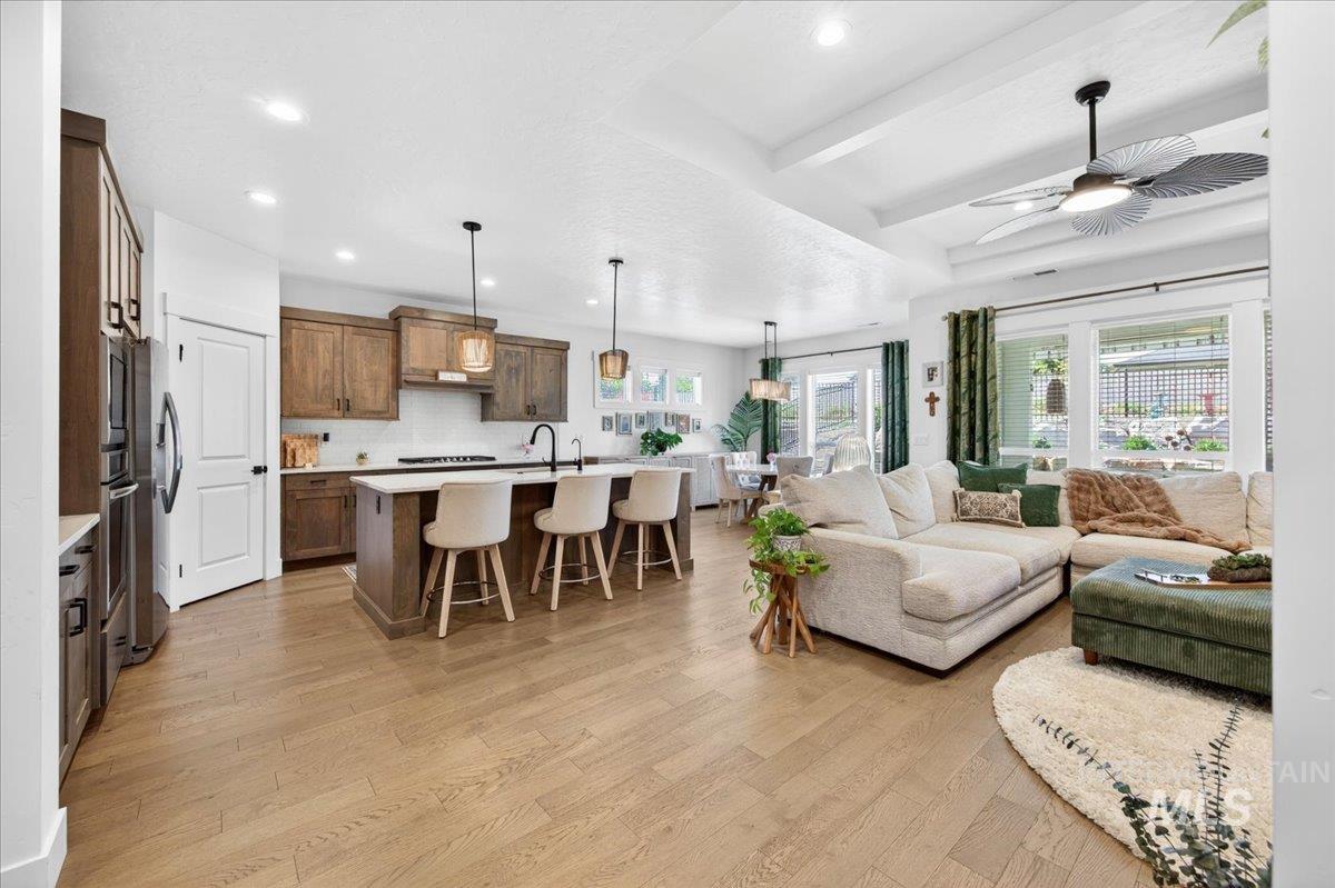 12195 Red Shouldered Hawk, Nampa, Idaho 83686, 3 Bedrooms, 2 Bathrooms, Residential For Sale, Price $549,500,MLS 98983308