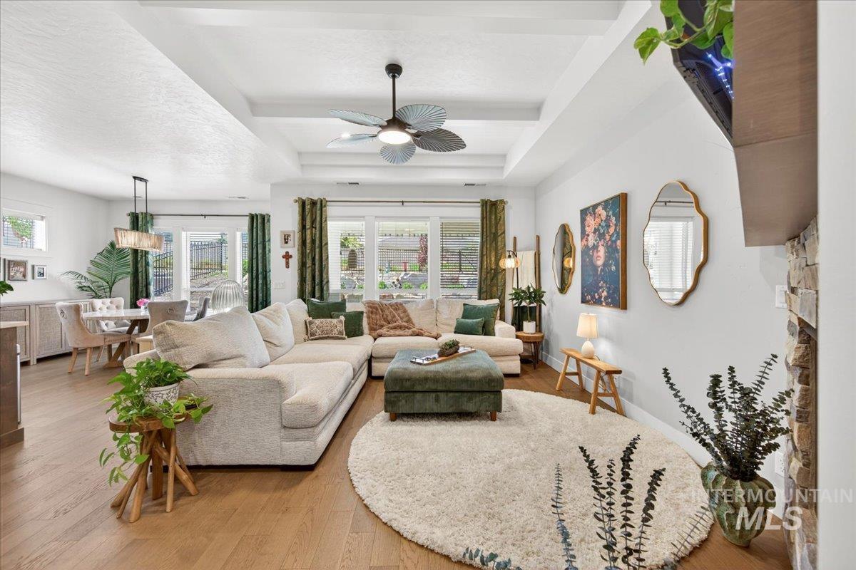 12195 Red Shouldered Hawk, Nampa, Idaho 83686, 3 Bedrooms, 2 Bathrooms, Residential For Sale, Price $549,500,MLS 98983308