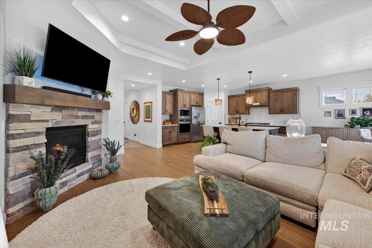 12195 Red Shouldered Hawk, Nampa, Idaho 83686, 3 Bedrooms, 2 Bathrooms, Residential For Sale, Price $549,500,MLS 98983308