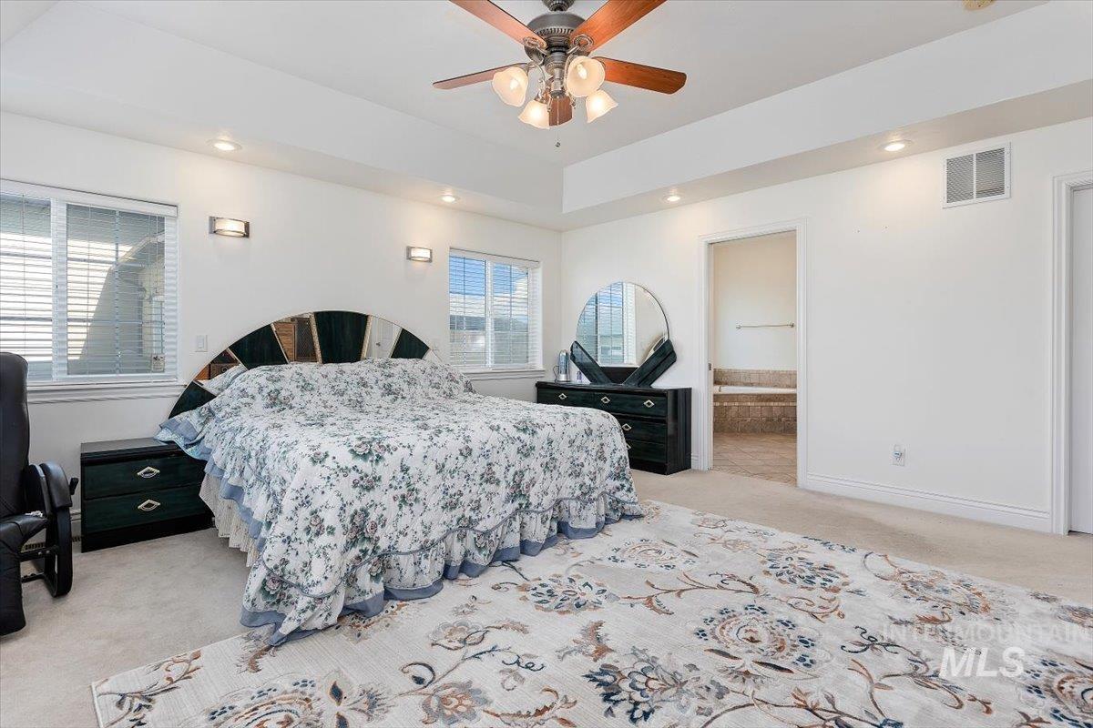 1446 Riverbend Pl, Twin Falls, Idaho 83301, 5 Bedrooms, 3.5 Bathrooms, Residential For Sale, Price $649,900, 98983309