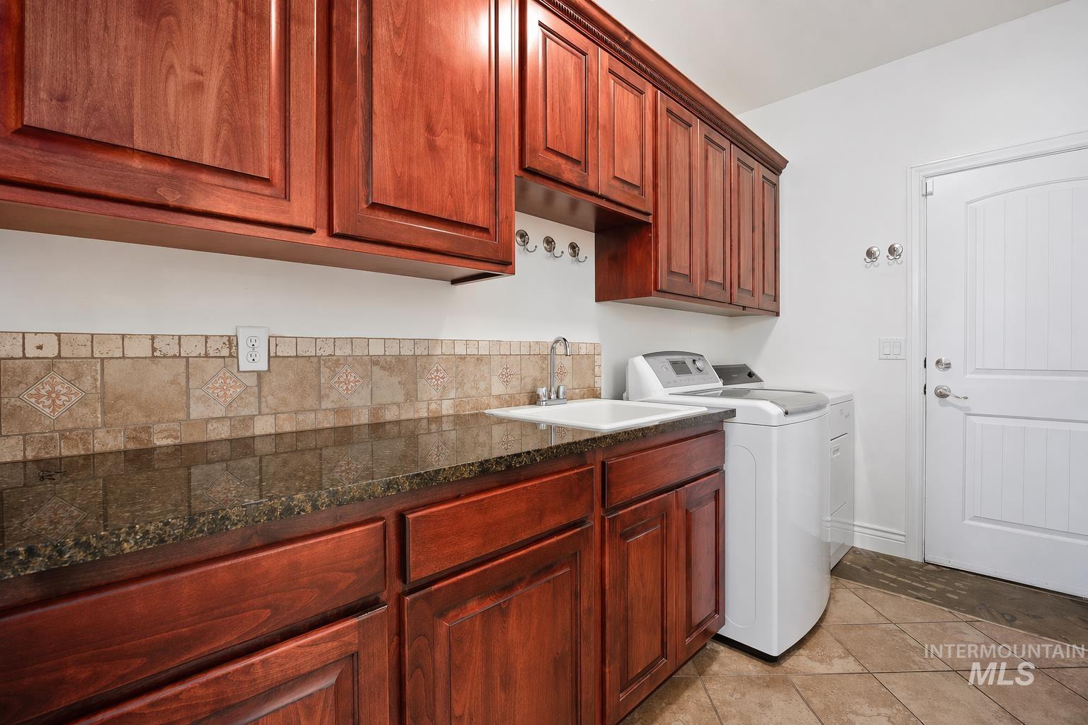 1446 Riverbend Pl, Twin Falls, Idaho 83301, 5 Bedrooms, 3.5 Bathrooms, Residential For Sale, Price $649,900, 98983309