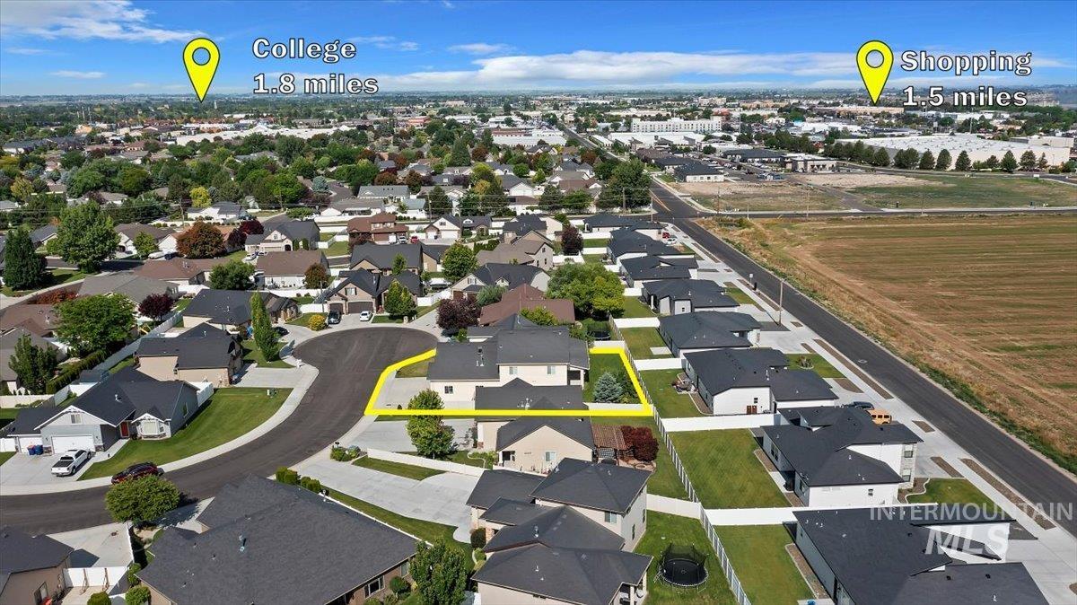 1446 Riverbend Pl, Twin Falls, Idaho 83301, 5 Bedrooms, 3.5 Bathrooms, Residential For Sale, Price $649,900, 98983309