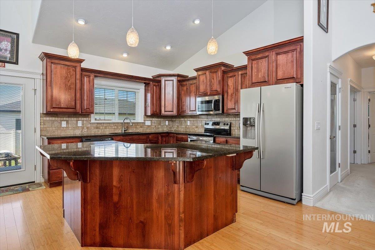 1446 Riverbend Pl, Twin Falls, Idaho 83301, 5 Bedrooms, 3.5 Bathrooms, Residential For Sale, Price $649,900, 98983309