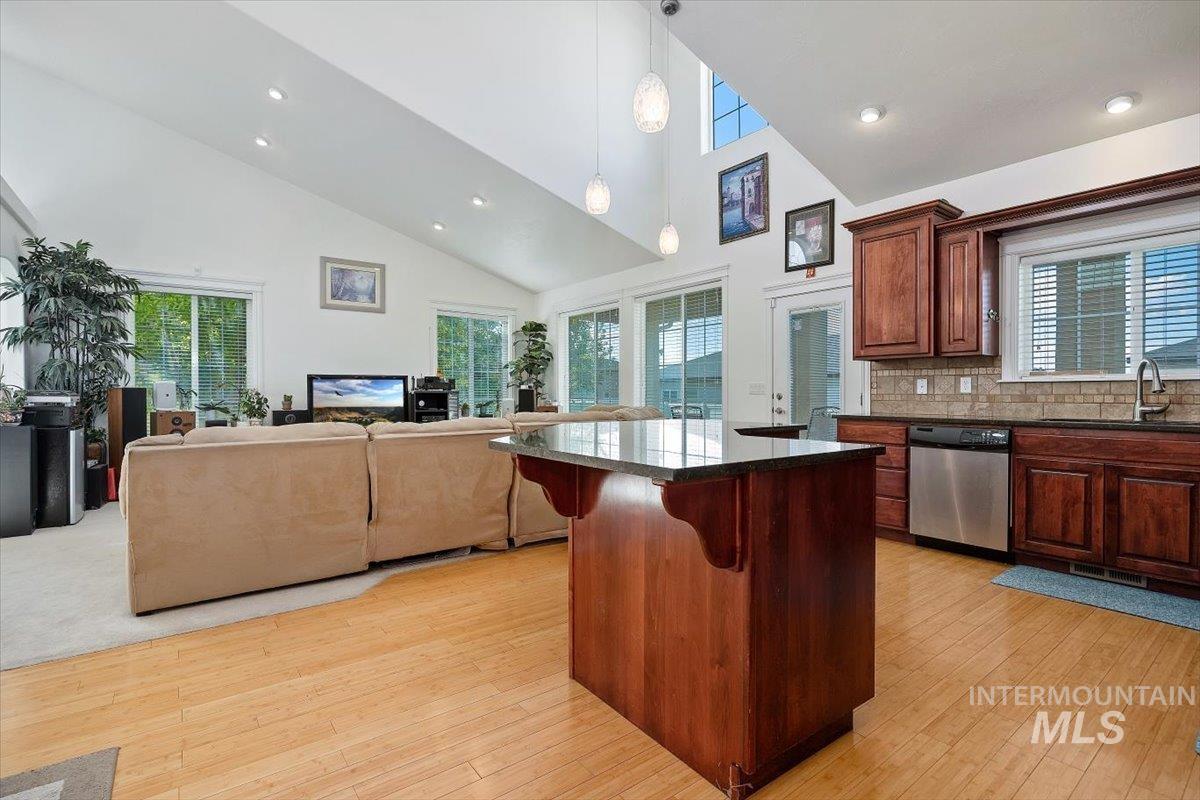 1446 Riverbend Pl, Twin Falls, Idaho 83301, 5 Bedrooms, 3.5 Bathrooms, Residential For Sale, Price $649,900, 98983309