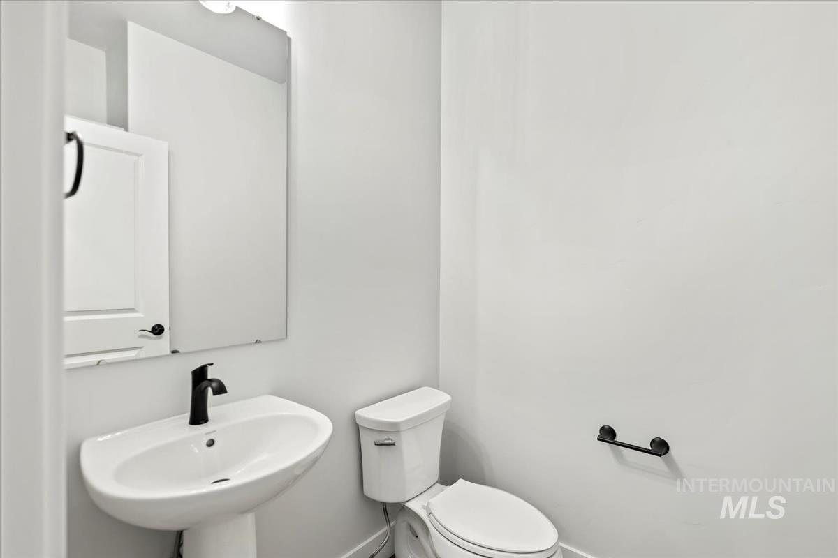 2205 E Padstow St, Kuna, Idaho 83634, 3 Bedrooms, 2.5 Bathrooms, Residential For Sale, Price $729,880, 98983313