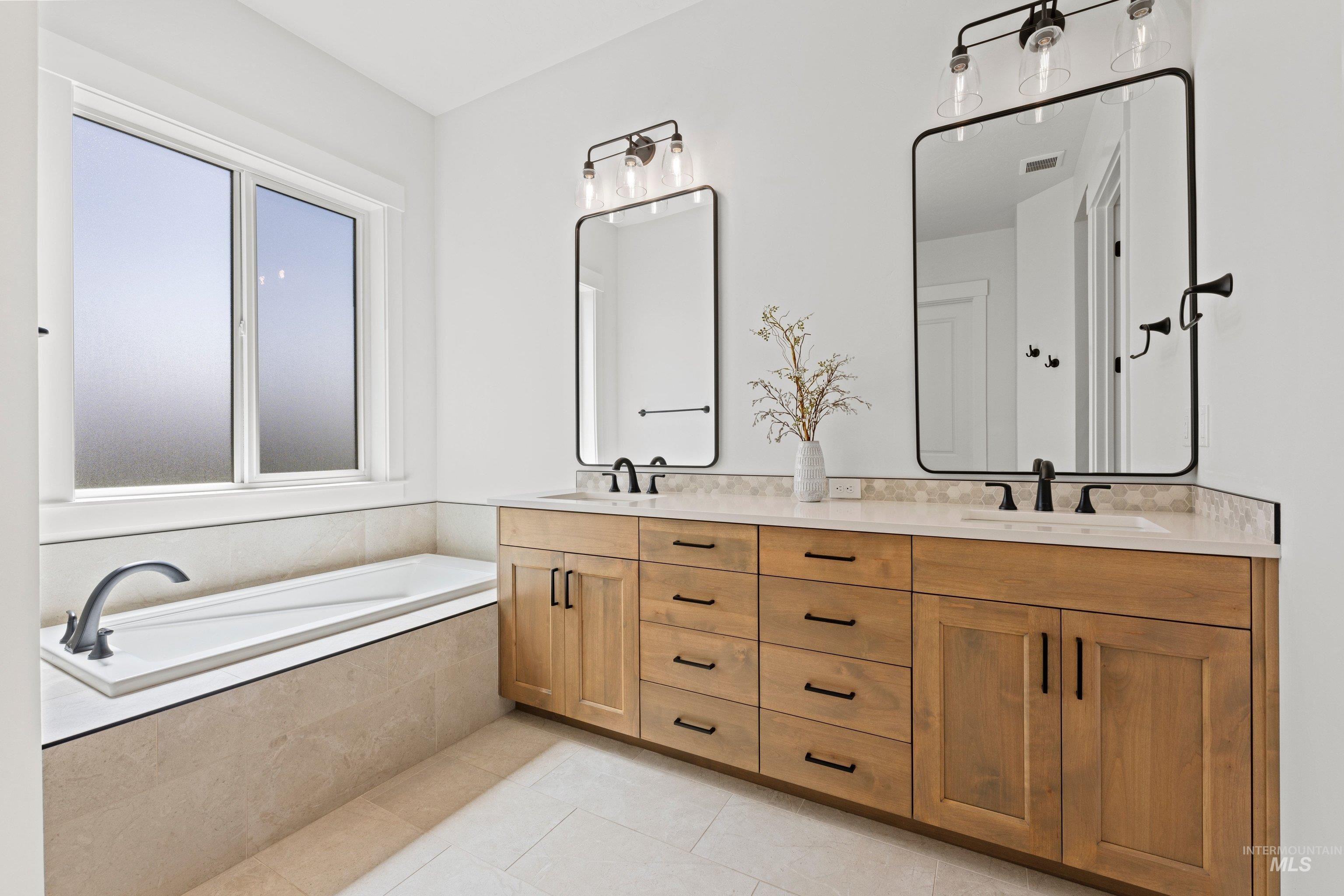 12211 W Cobalt Lake Dr., Star, Idaho 83669, 5 Bedrooms, 3.5 Bathrooms, Residential For Sale, Price $1,049,999,MLS 98983316