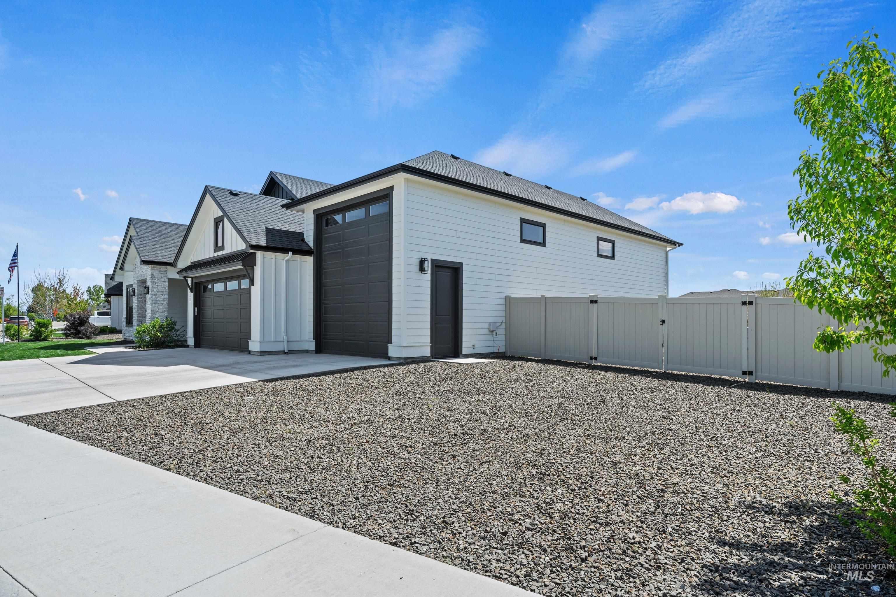 12211 W Cobalt Lake Dr., Star, Idaho 83669, 5 Bedrooms, 3.5 Bathrooms, Residential For Sale, Price $1,049,999,MLS 98983316