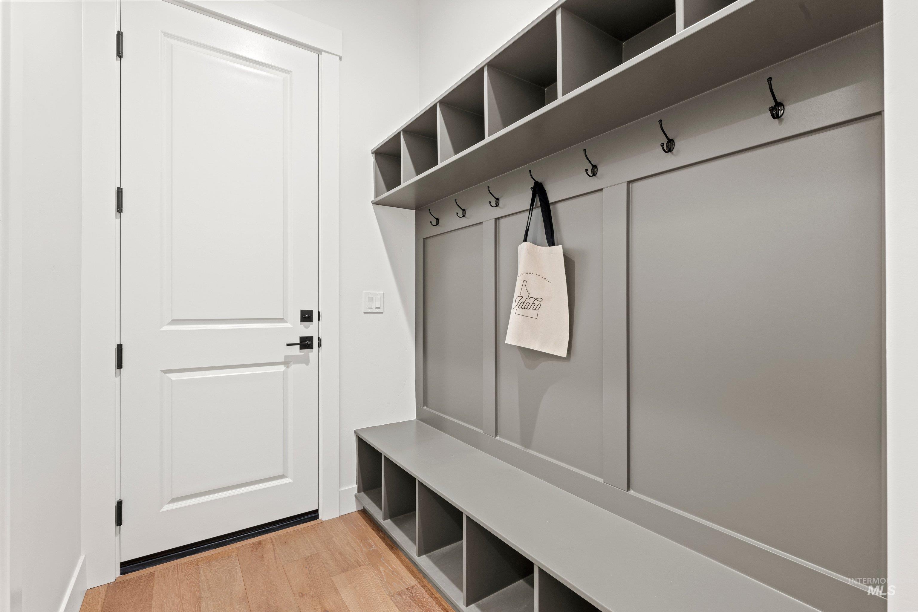 12211 W Cobalt Lake Dr., Star, Idaho 83669, 5 Bedrooms, 3.5 Bathrooms, Residential For Sale, Price $1,049,999,MLS 98983316