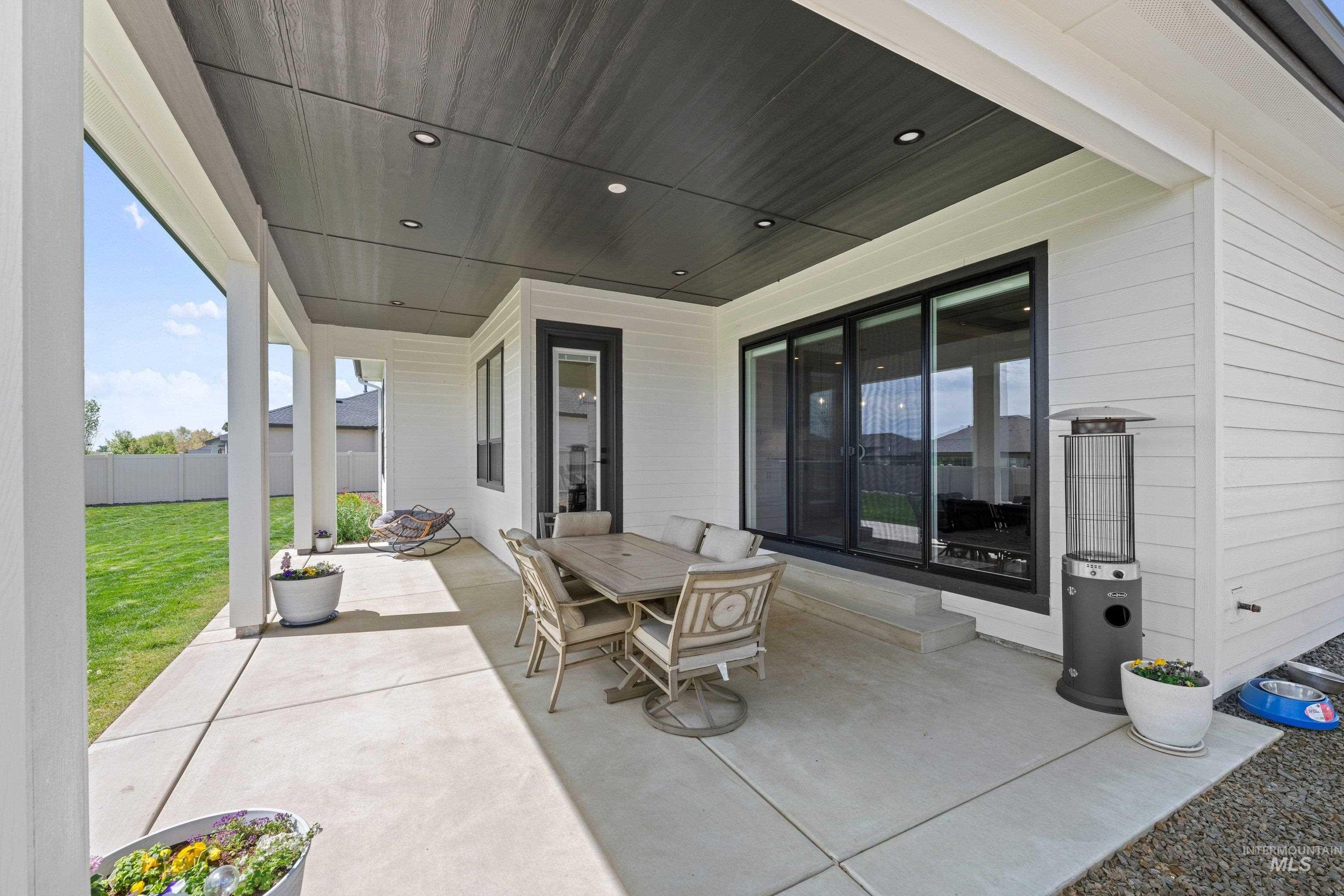 12211 W Cobalt Lake Dr., Star, Idaho 83669, 5 Bedrooms, 3.5 Bathrooms, Residential For Sale, Price $1,049,999,MLS 98983316