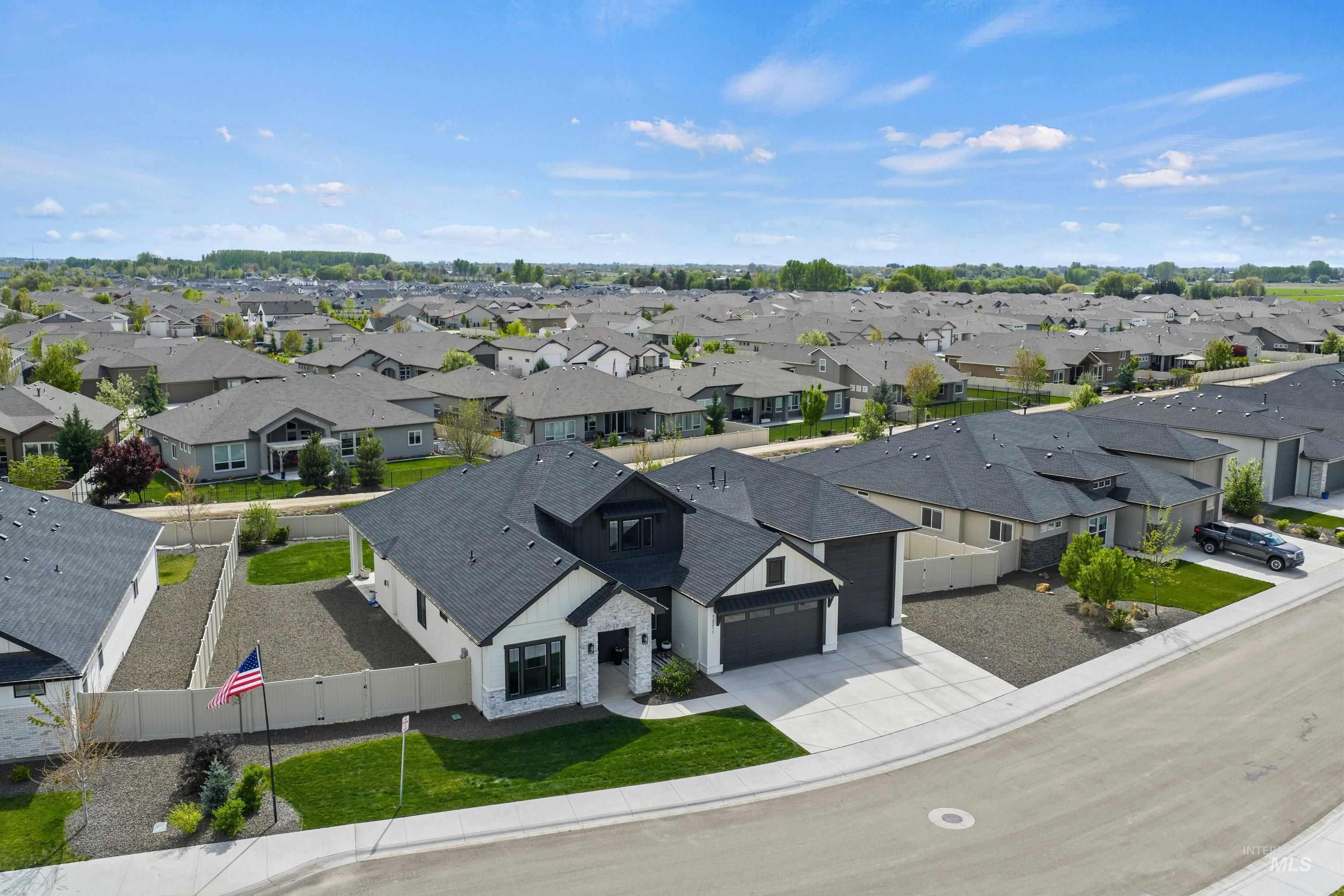 12211 W Cobalt Lake Dr., Star, Idaho 83669, 5 Bedrooms, 3.5 Bathrooms, Residential For Sale, Price $1,049,999,MLS 98983316