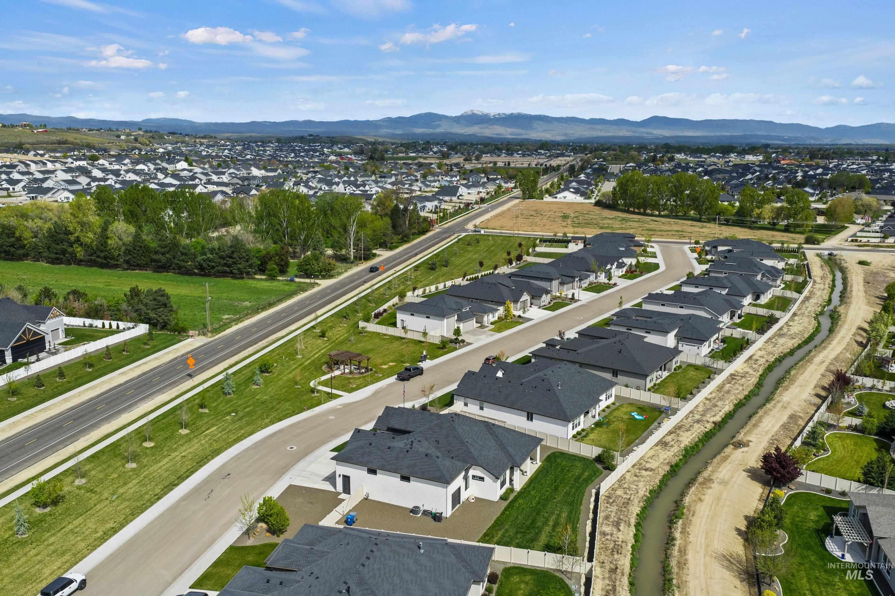 12211 W Cobalt Lake Dr., Star, Idaho 83669, 5 Bedrooms, 3.5 Bathrooms, Residential For Sale, Price $1,049,999,MLS 98983316