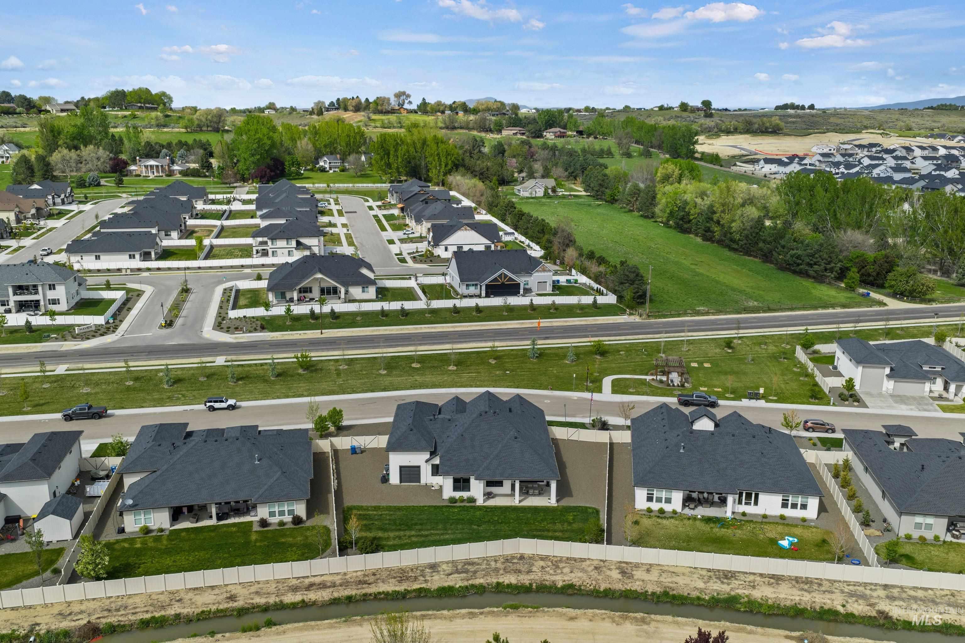 12211 W Cobalt Lake Dr., Star, Idaho 83669, 5 Bedrooms, 3.5 Bathrooms, Residential For Sale, Price $1,049,999,MLS 98983316