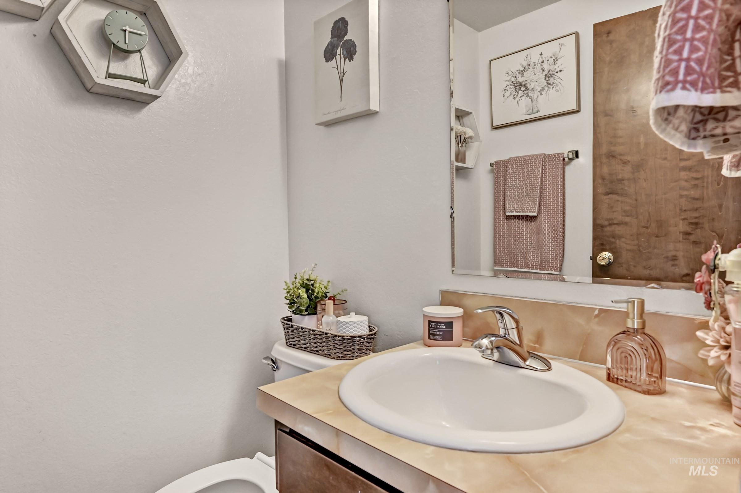 801 N Milwaukee St, Boise, Idaho 83704, 2 Bedrooms, 1.5 Bathrooms, Residential Income For Sale, Price $800,000,MLS 98983317