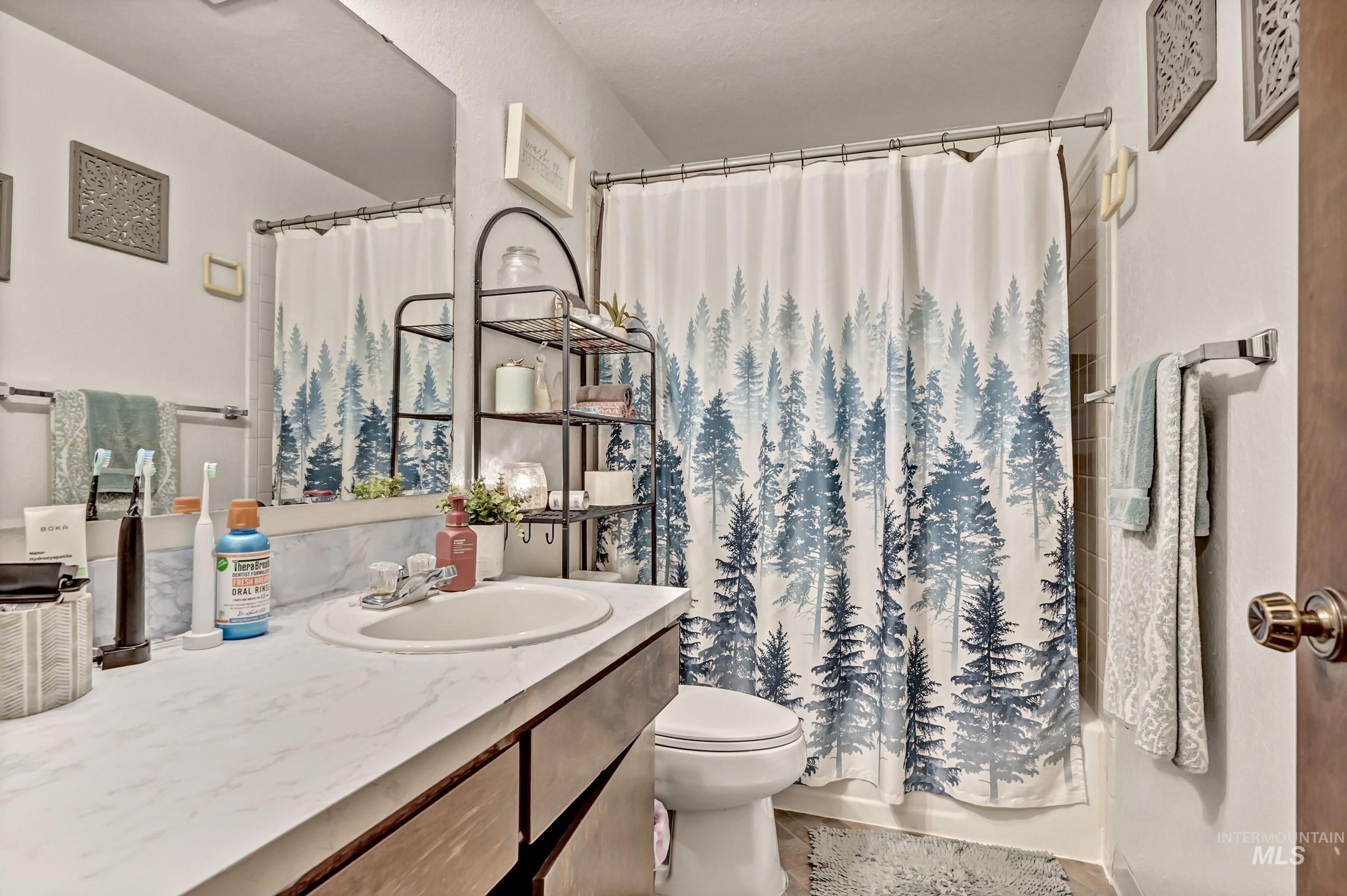 801 N Milwaukee St, Boise, Idaho 83704, 2 Bedrooms, 1.5 Bathrooms, Residential Income For Sale, Price $800,000,MLS 98983317