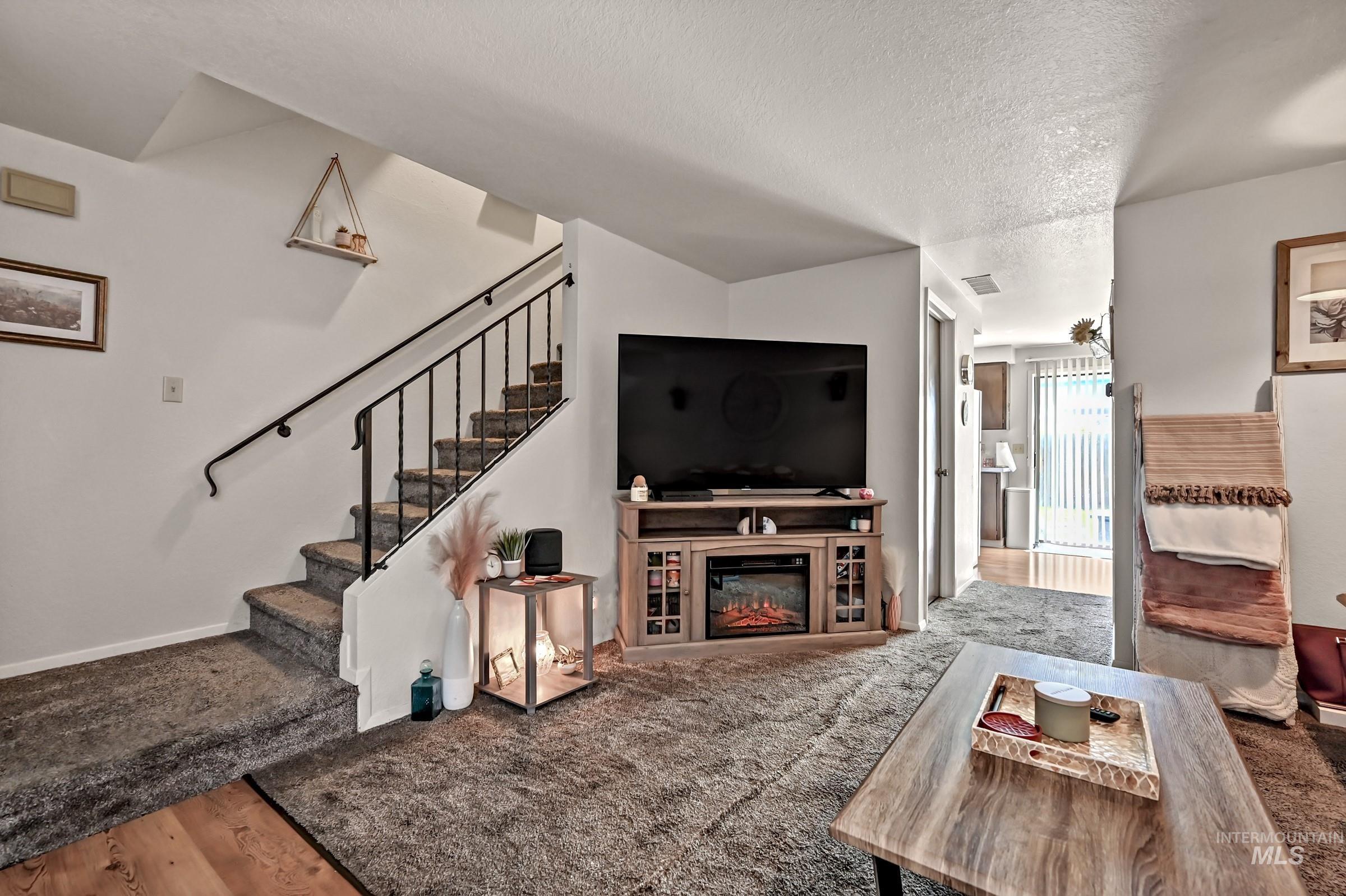 801 N Milwaukee St, Boise, Idaho 83704, 2 Bedrooms, 1.5 Bathrooms, Residential Income For Sale, Price $800,000,MLS 98983317