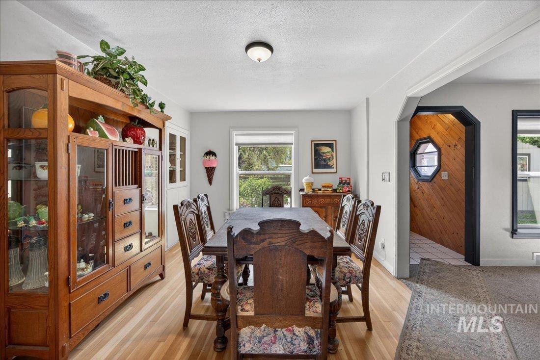 1003 Southside, Nampa, Idaho 83686, 5 Bedrooms, 3 Bathrooms, Residential For Sale, Price $569,990,MLS 98983318