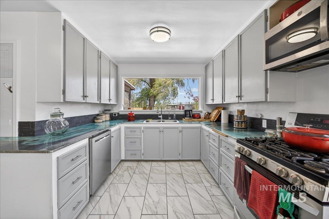 1003 Southside, Nampa, Idaho 83686, 5 Bedrooms, 3 Bathrooms, Residential For Sale, Price $569,990,MLS 98983318