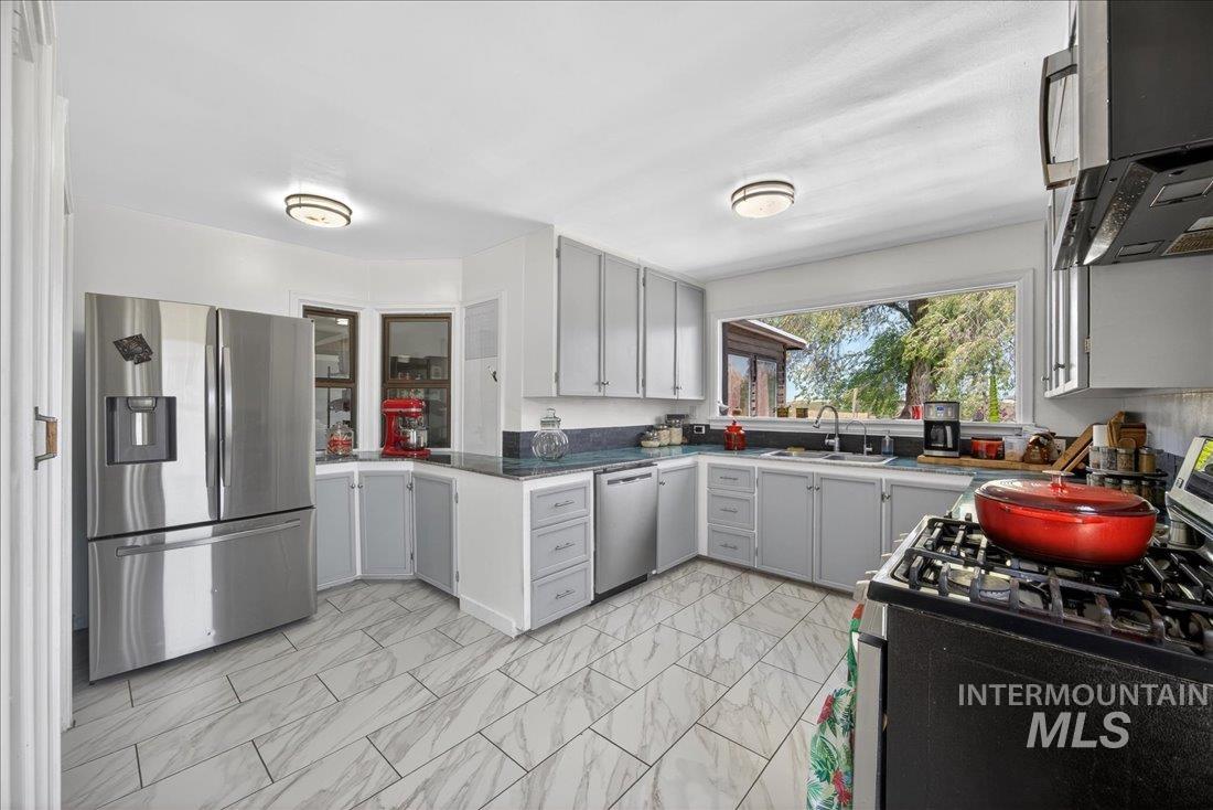 1003 Southside, Nampa, Idaho 83686, 5 Bedrooms, 3 Bathrooms, Residential For Sale, Price $569,990,MLS 98983318