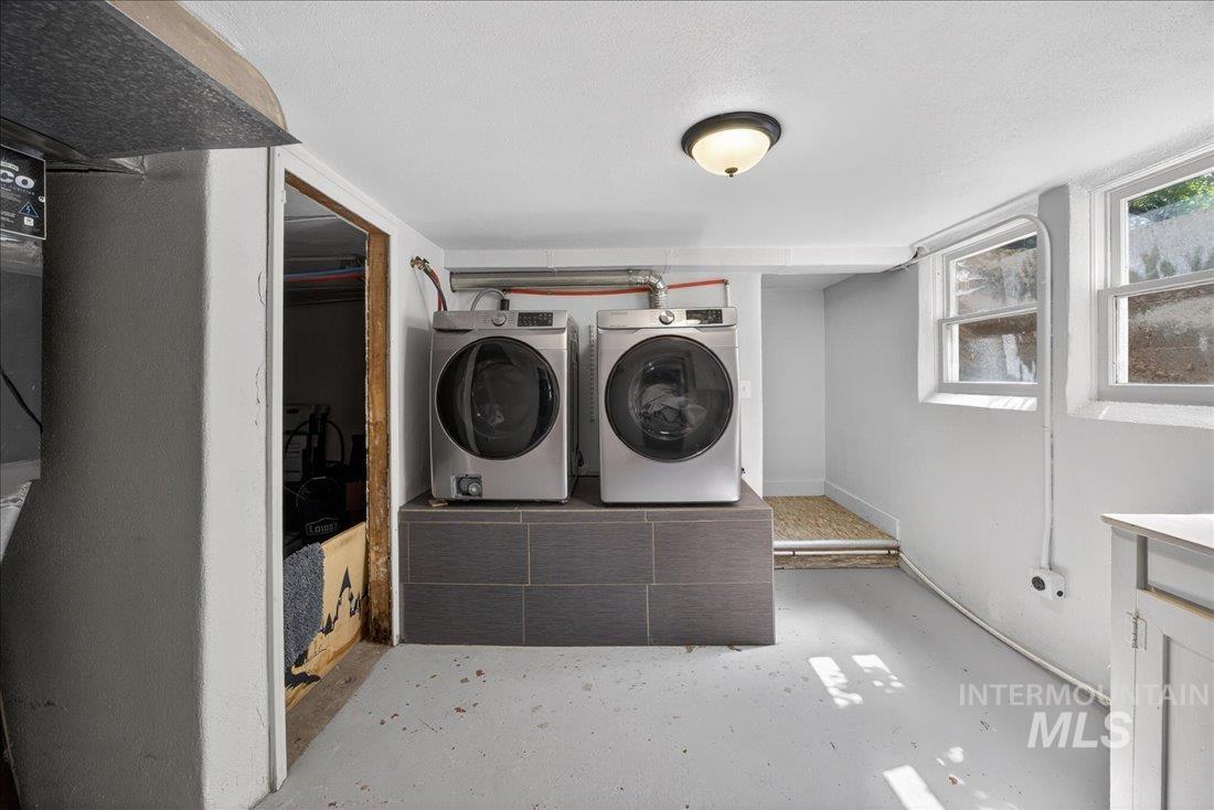 1003 Southside, Nampa, Idaho 83686, 5 Bedrooms, 3 Bathrooms, Residential For Sale, Price $569,990,MLS 98983318