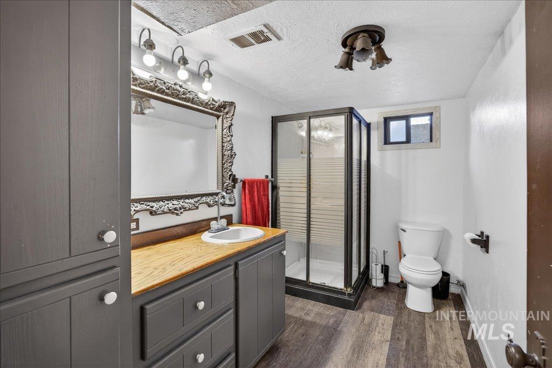 1003 Southside, Nampa, Idaho 83686, 5 Bedrooms, 3 Bathrooms, Residential For Sale, Price $569,990,MLS 98983318